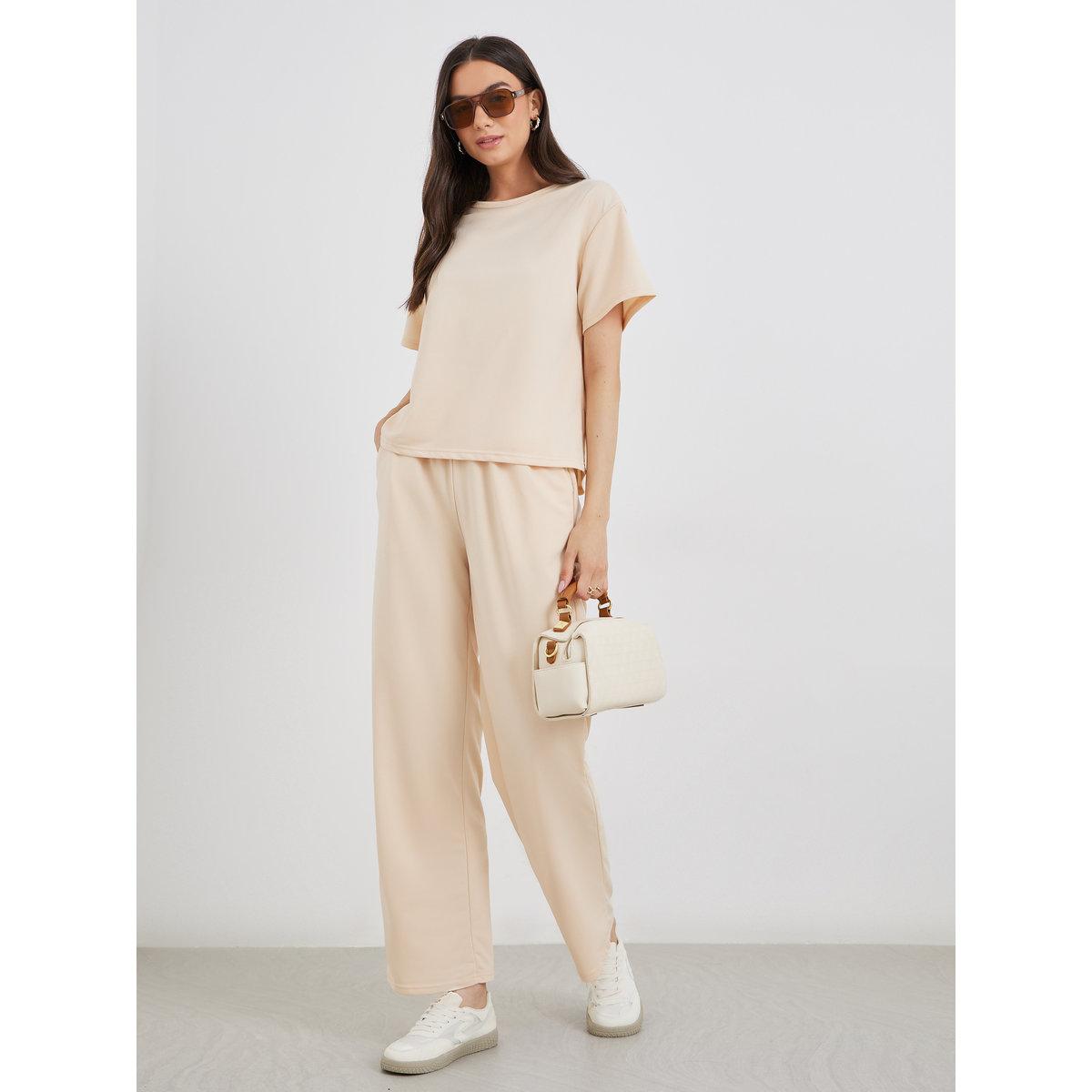 طقم منسق من بنطال وتيشيرت سادة-women-clothing-coordsets-image-2