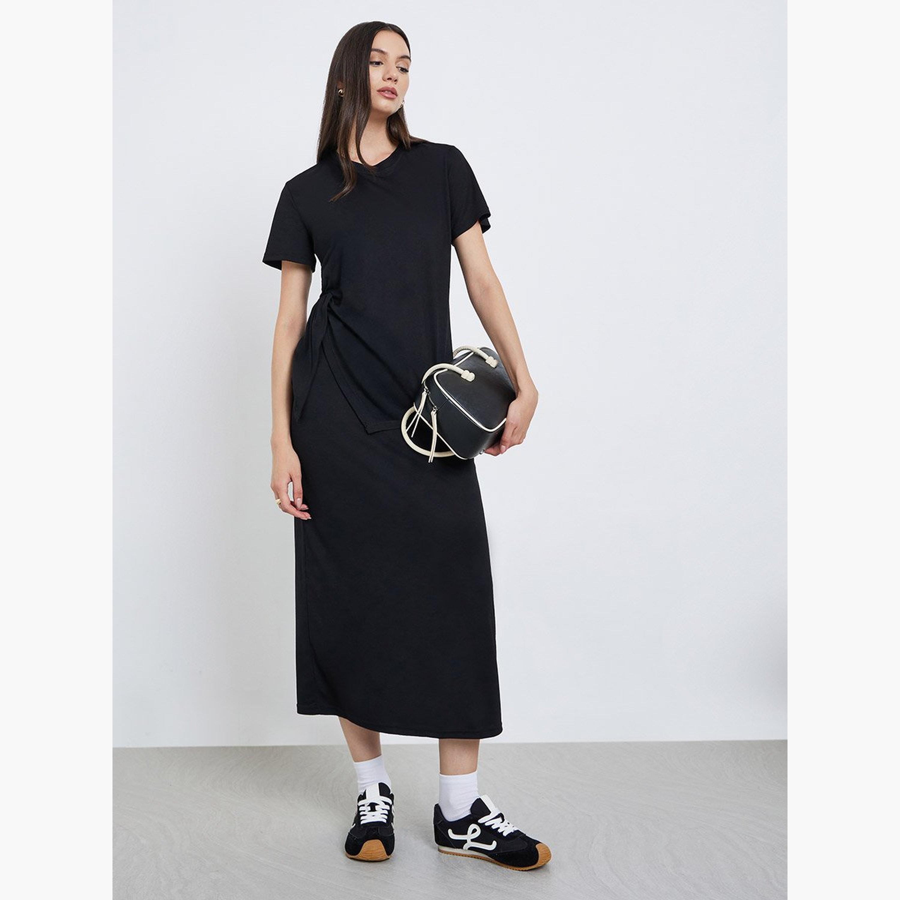 تيك تو - طقم للنساء من تي شيرت وتنورة بحافة غير متماثلة-women-clothing-coordsets-image-1