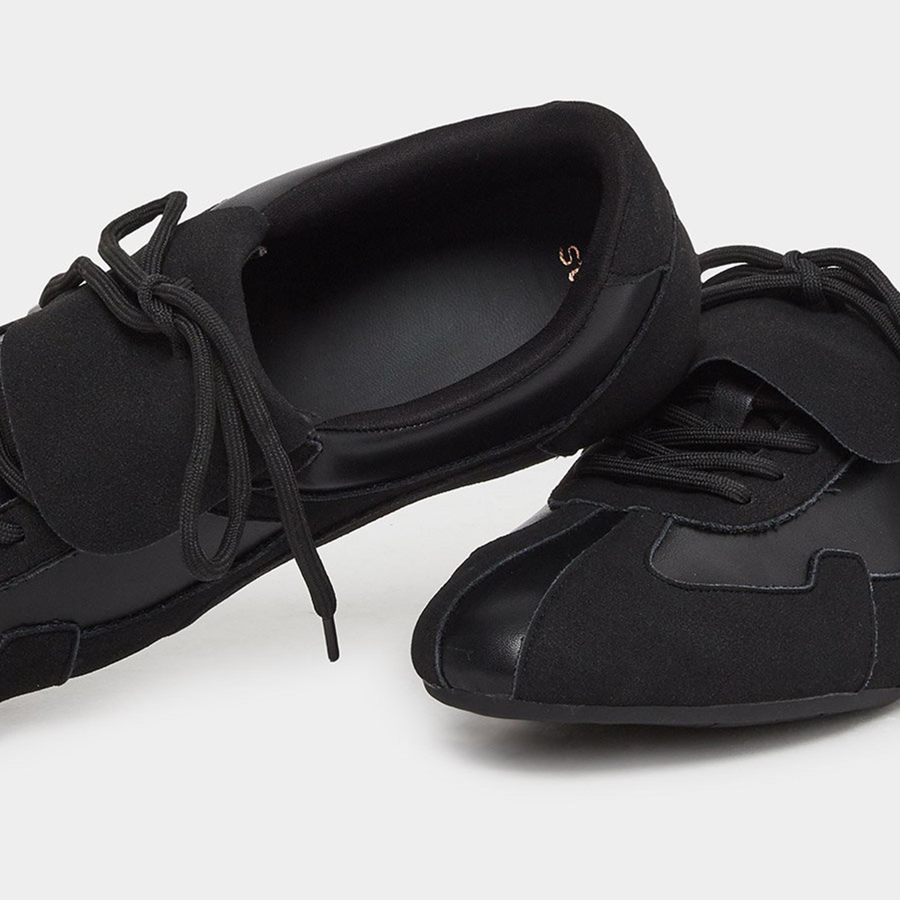 ستايلي - حذاء رياضي للنساء أسود برباط-women-shoes-sneakers-image-4