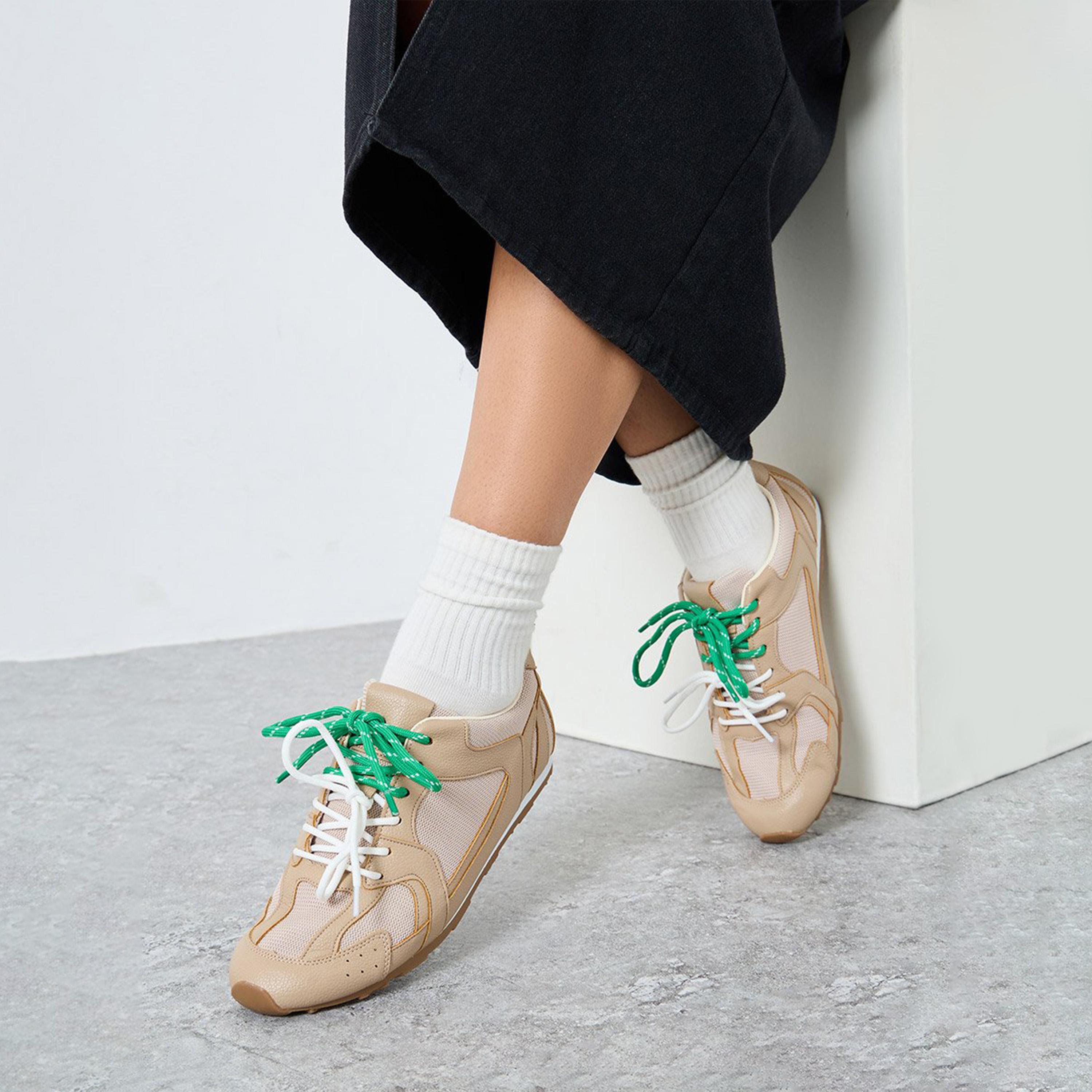 ستايلي - حذاء رياضي برباط ومُقسم لون بيج-women-shoes-sneakers-image-2