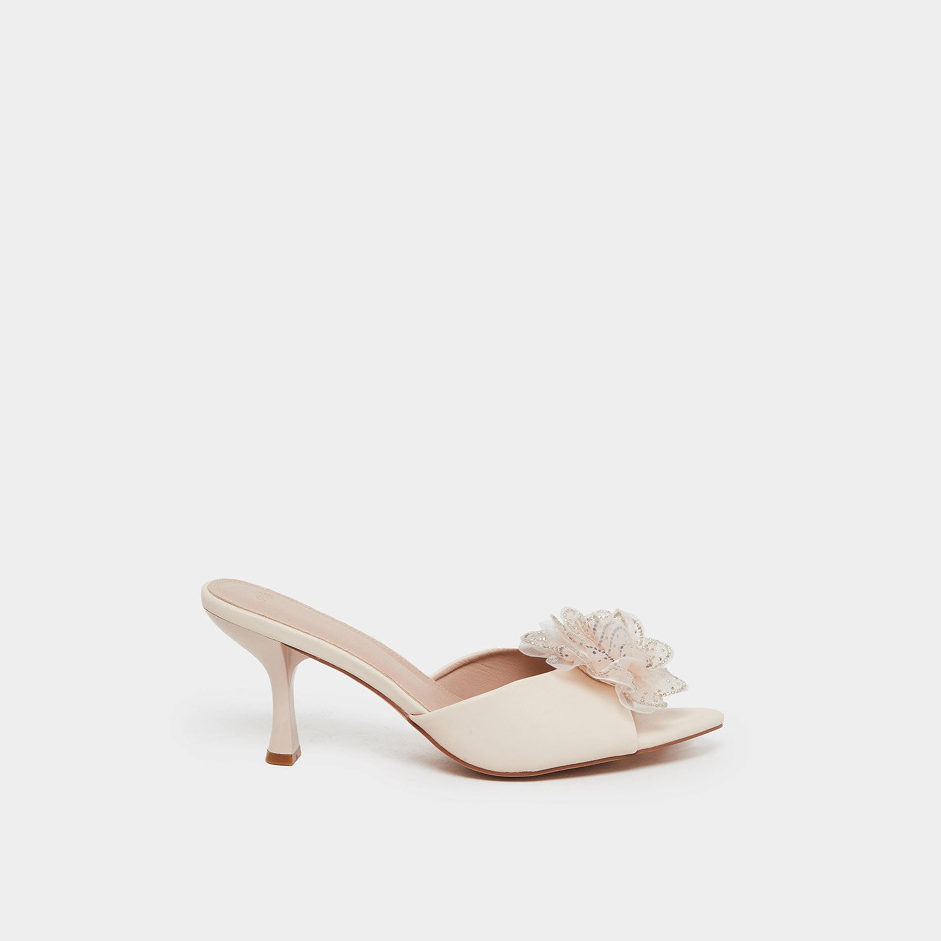 ستايلي - صندل بكعب صغير سهل الارتداء مزين بورود-women-shoes-heels-image-3