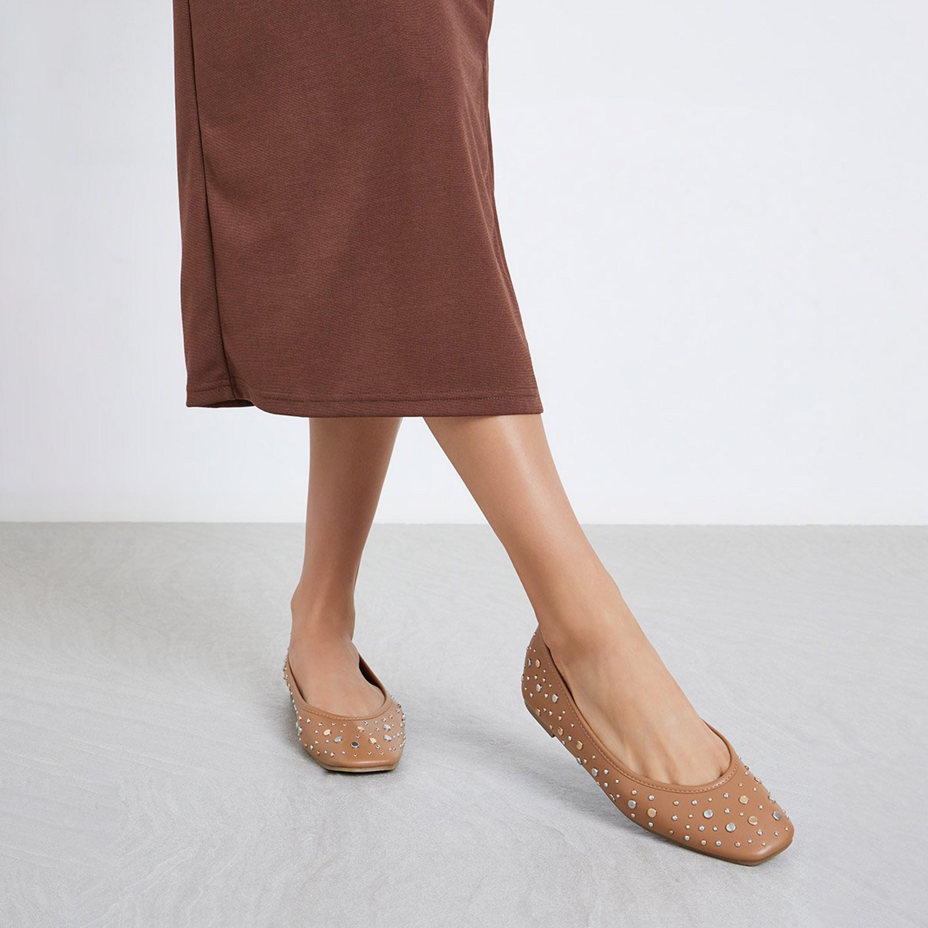 ستايلي - حذاء باليه مرصع لون بني-women-shoes-ballerinas-image-2