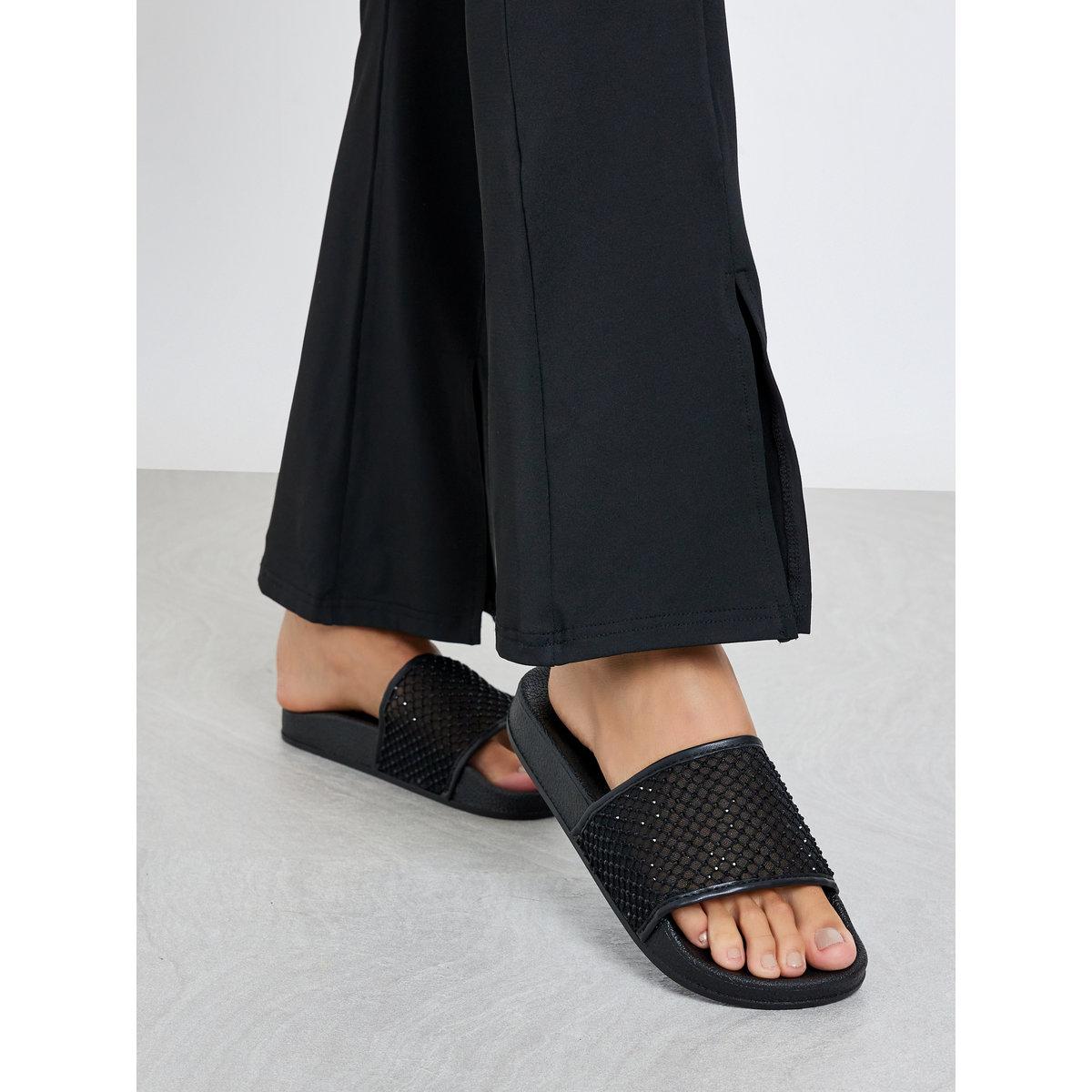 شبشب بتفاصيل مُنمقة-women-shoes-flipflopsandslides-image-1