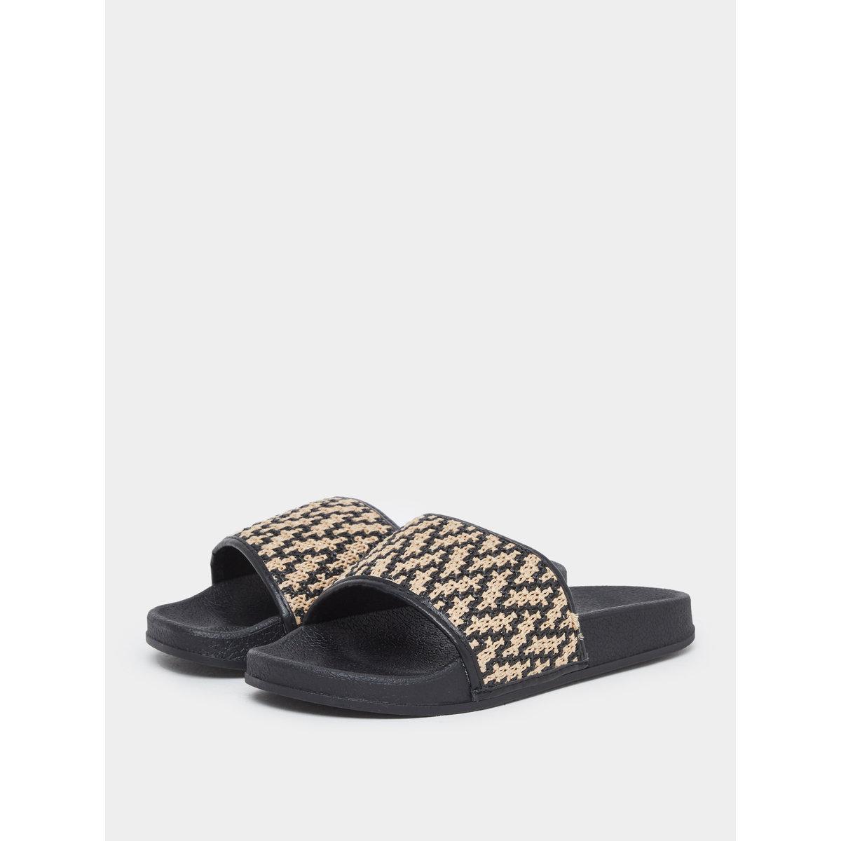 شبشب سهل الارتداء-women-shoes-flipflopsandslides-image-5