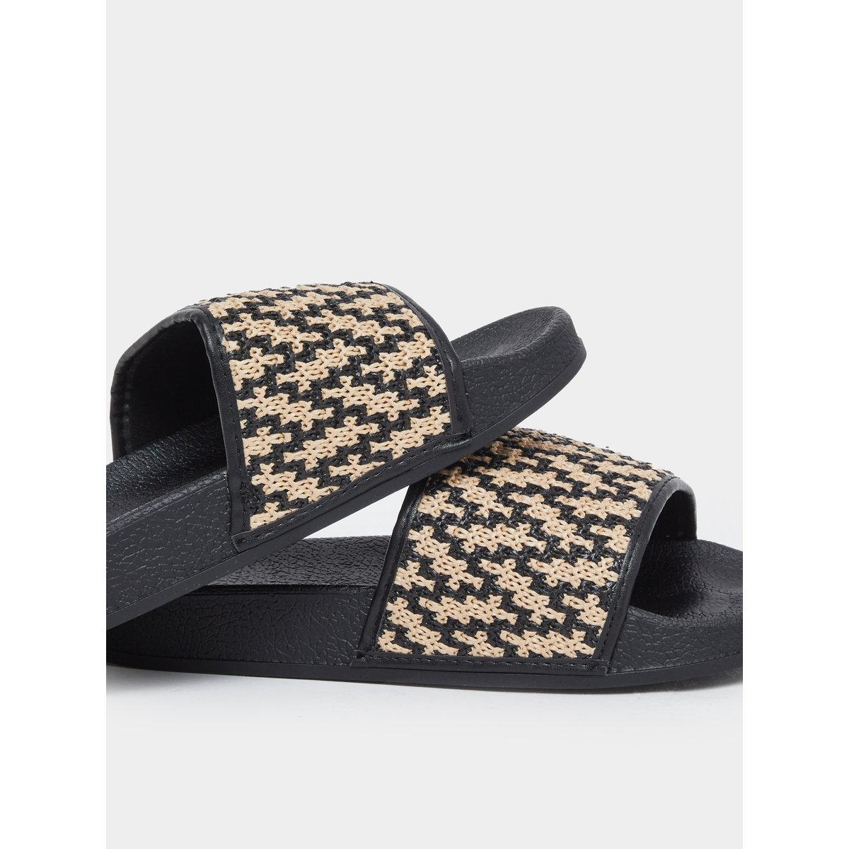 شبشب سهل الارتداء-women-shoes-flipflopsandslides-image-4