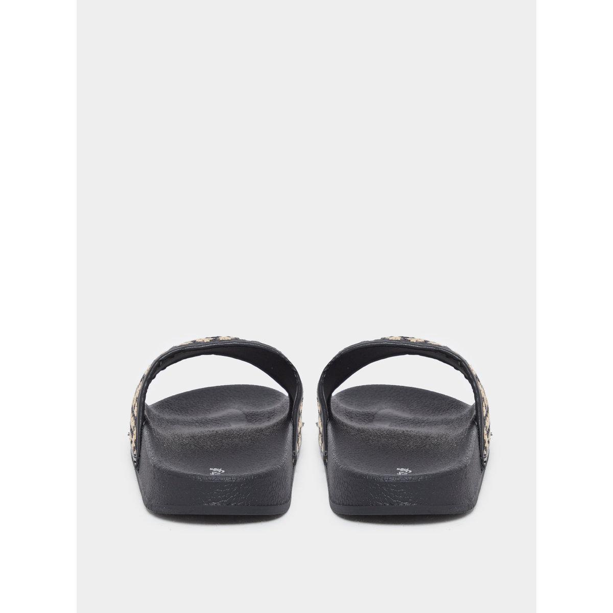 شبشب سهل الارتداء-women-shoes-flipflopsandslides-image-3