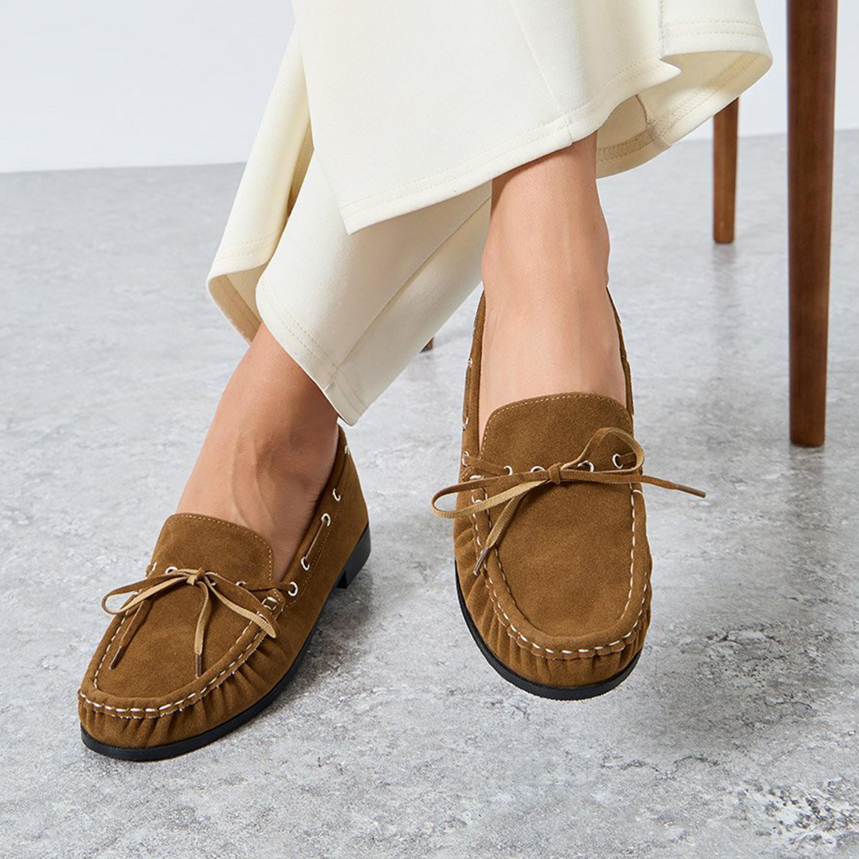 ستايلي - حذاء لوفر للنساء من جلد سويد مدبوغ بني-women-shoes-flats-loafers-image-2