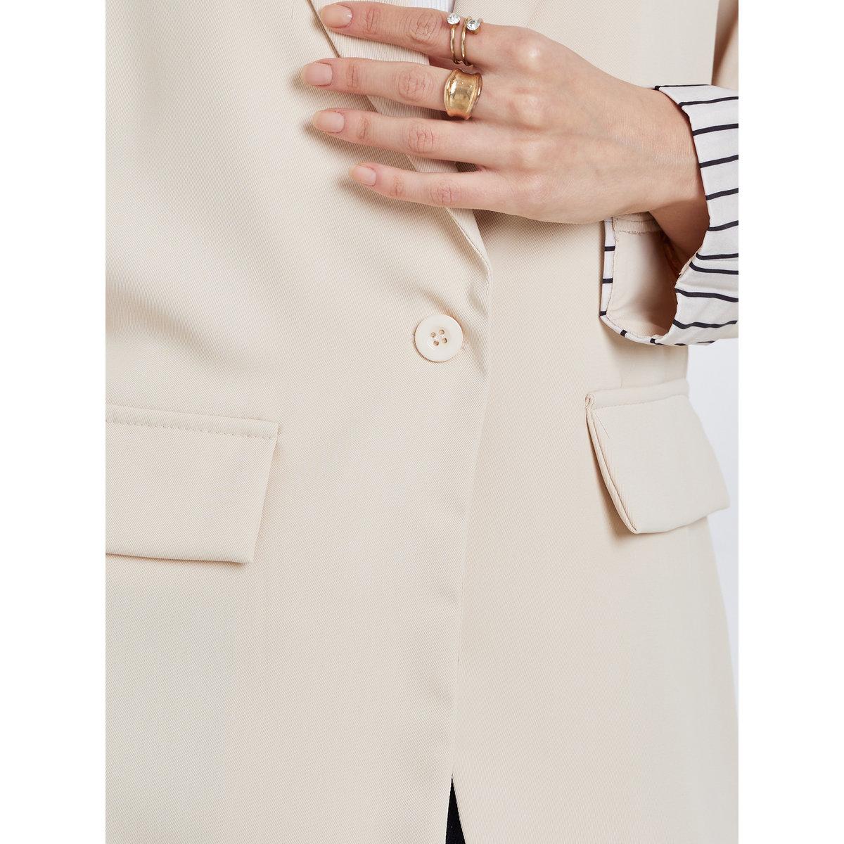 بليزر مخطط بقصة عادية-women-clothing-coatsandjackets-blazers-image-4