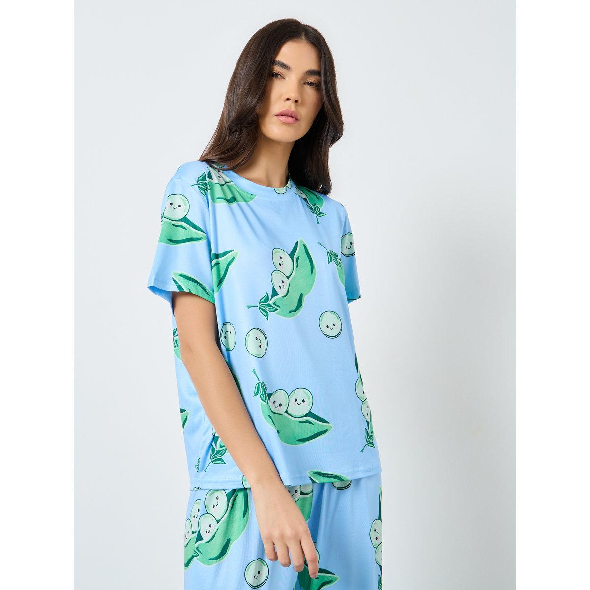 طقم من بنطال بيجاما وتيشيرت بطبعة جرافيك-women-clothing-nightwear-pyjamas-longsets-image-2