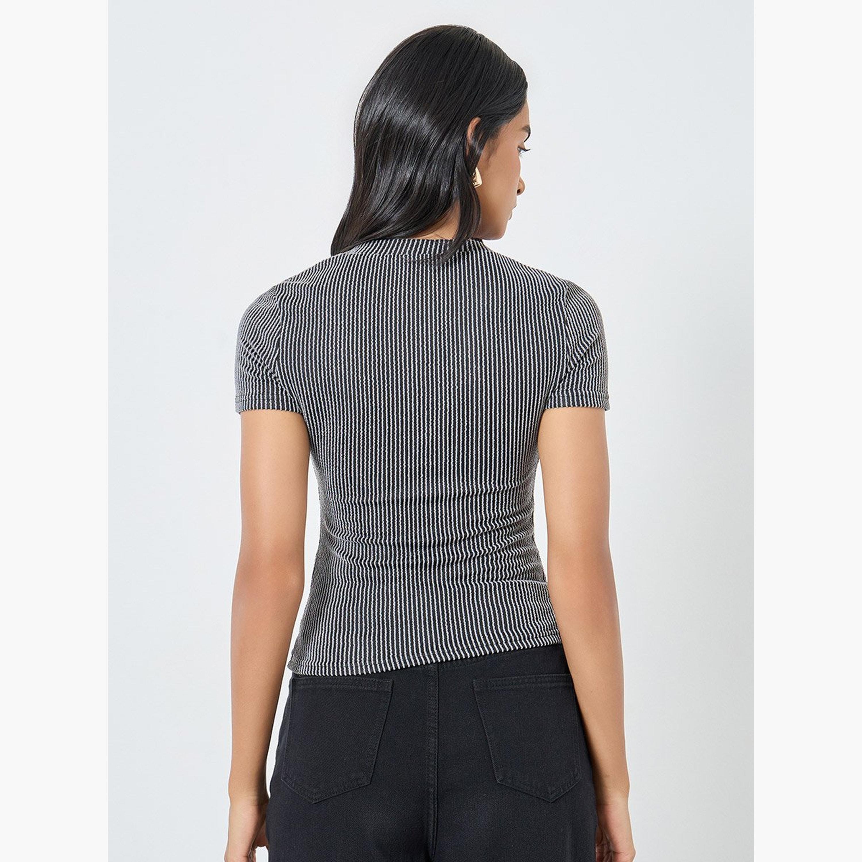 تيك تو - بلوزة محبوكة مخططة بفتحة رقبة على شكل حرف V-women-clothing-tshirts-image-5