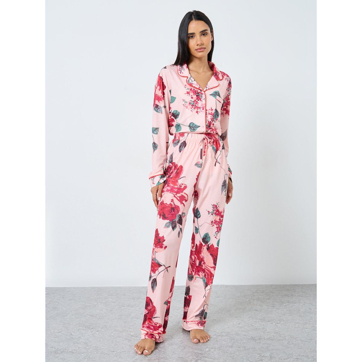 طقم منسق من بنطال بيجاما وبلوزة بتفاصيل أزرار-women-clothing-nightwear-pyjamas-longsets-image-4