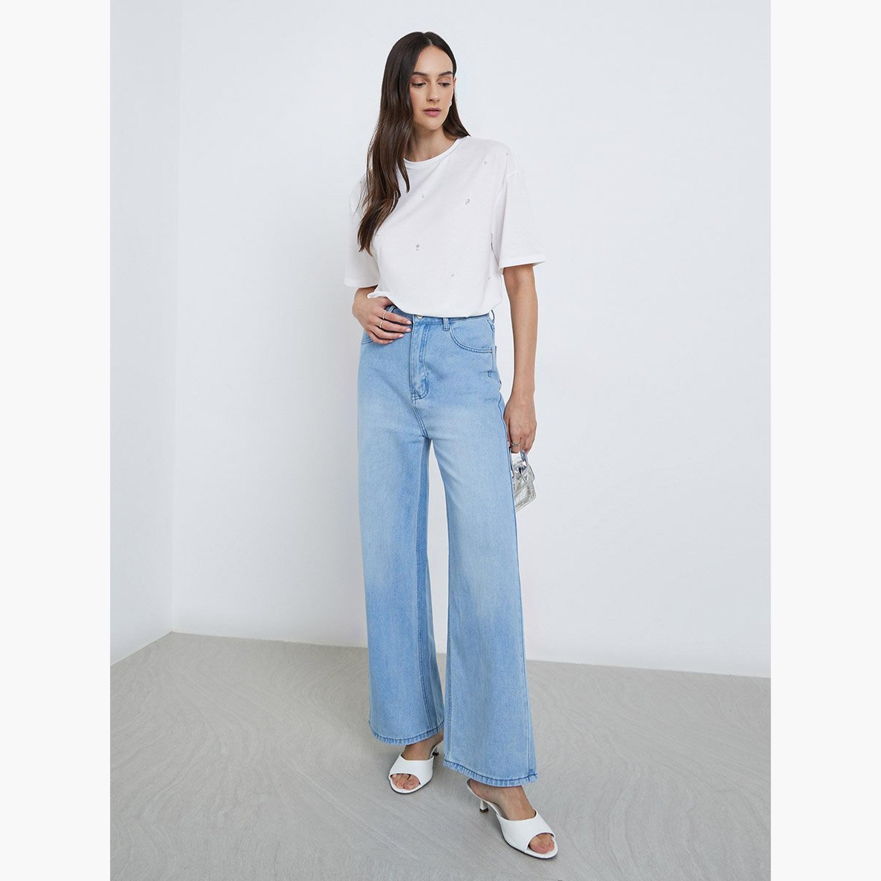 ستايلي - تي شيرت أبيض مزخرف برقبة دائرية-women-clothing-tshirts-image-2