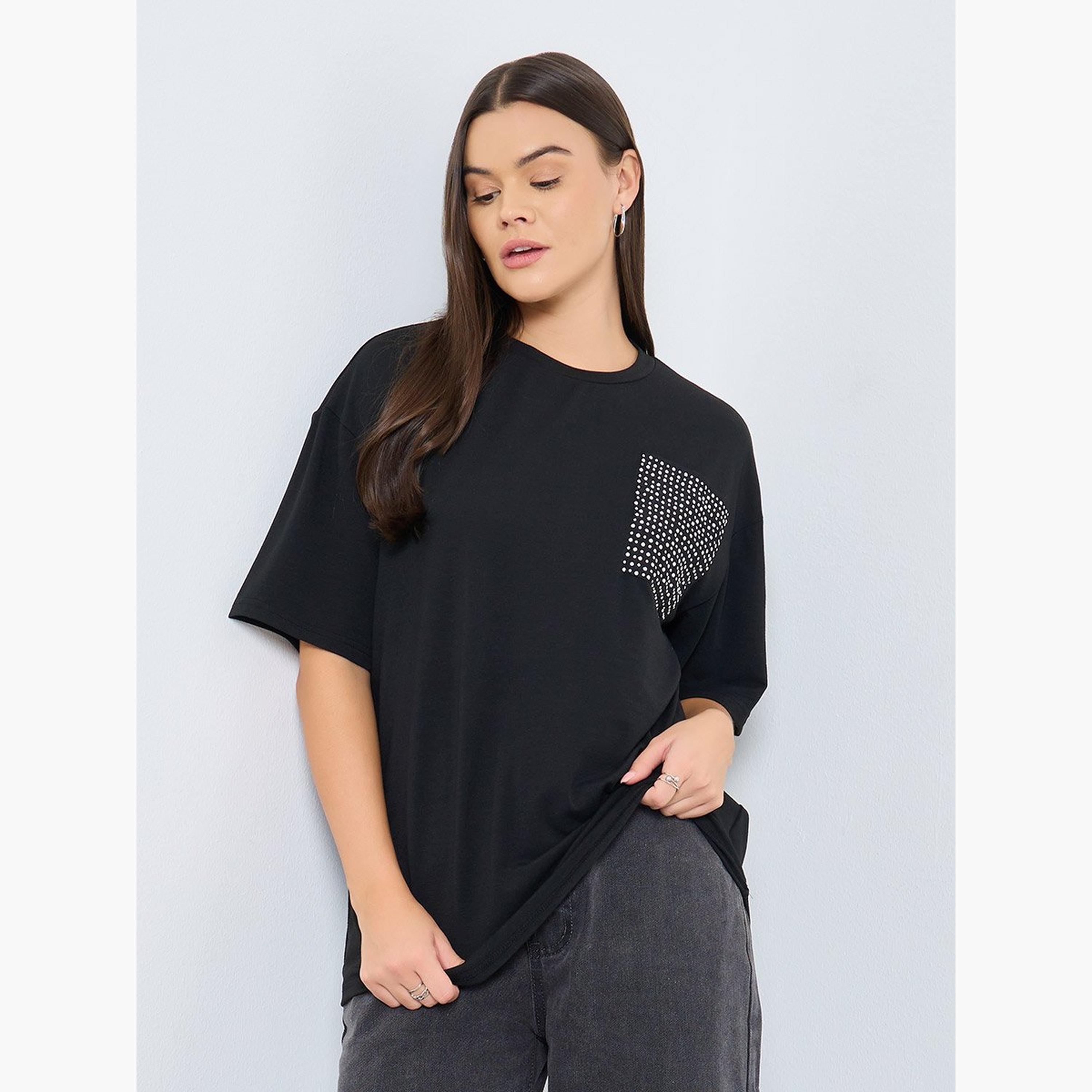 ستايلي - تي شيرت أسود مقاس كبير مرصع بالمسامير-women-clothing-tshirts-image-1