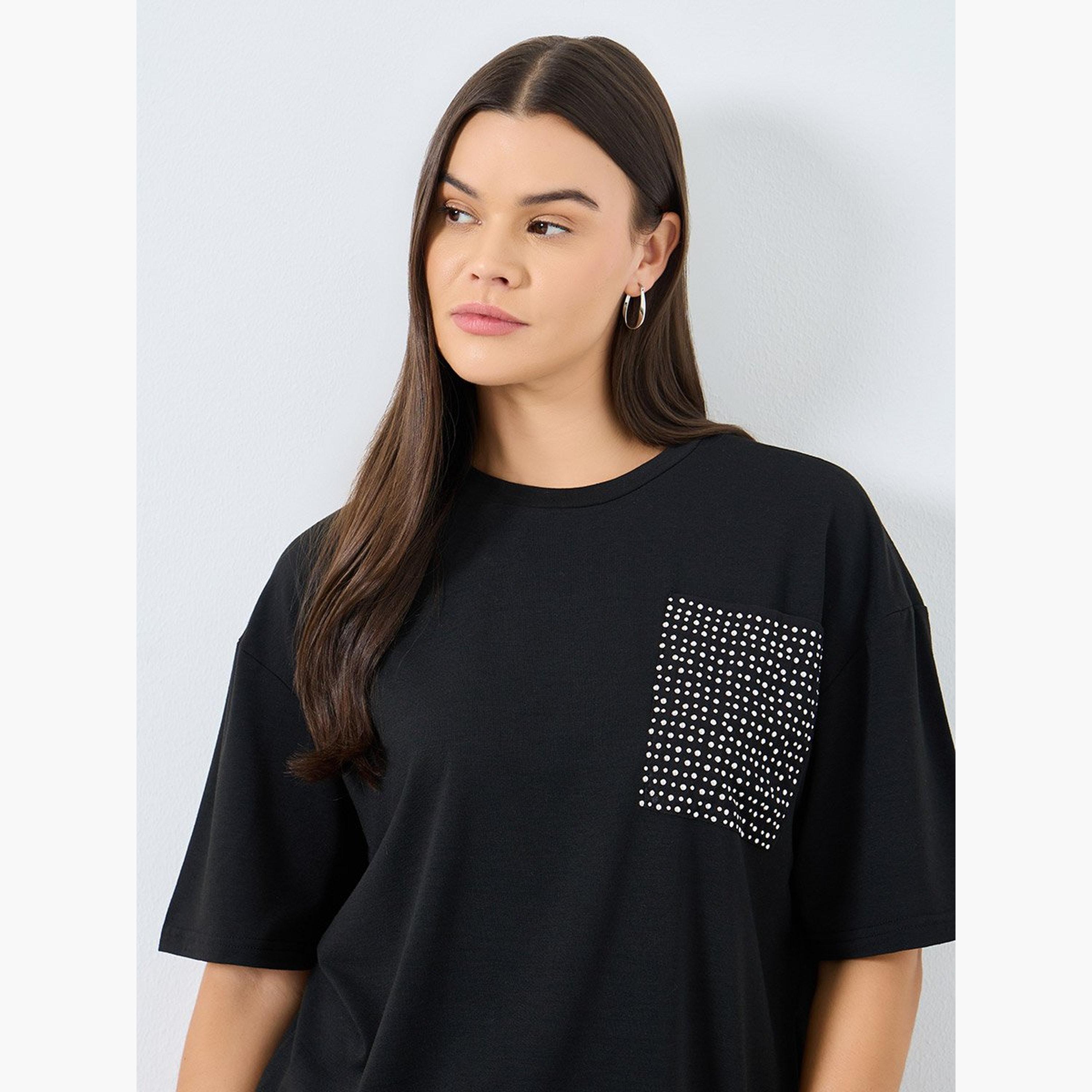 ستايلي - تي شيرت أسود مقاس كبير مرصع بالمسامير-women-clothing-tshirts-image-2