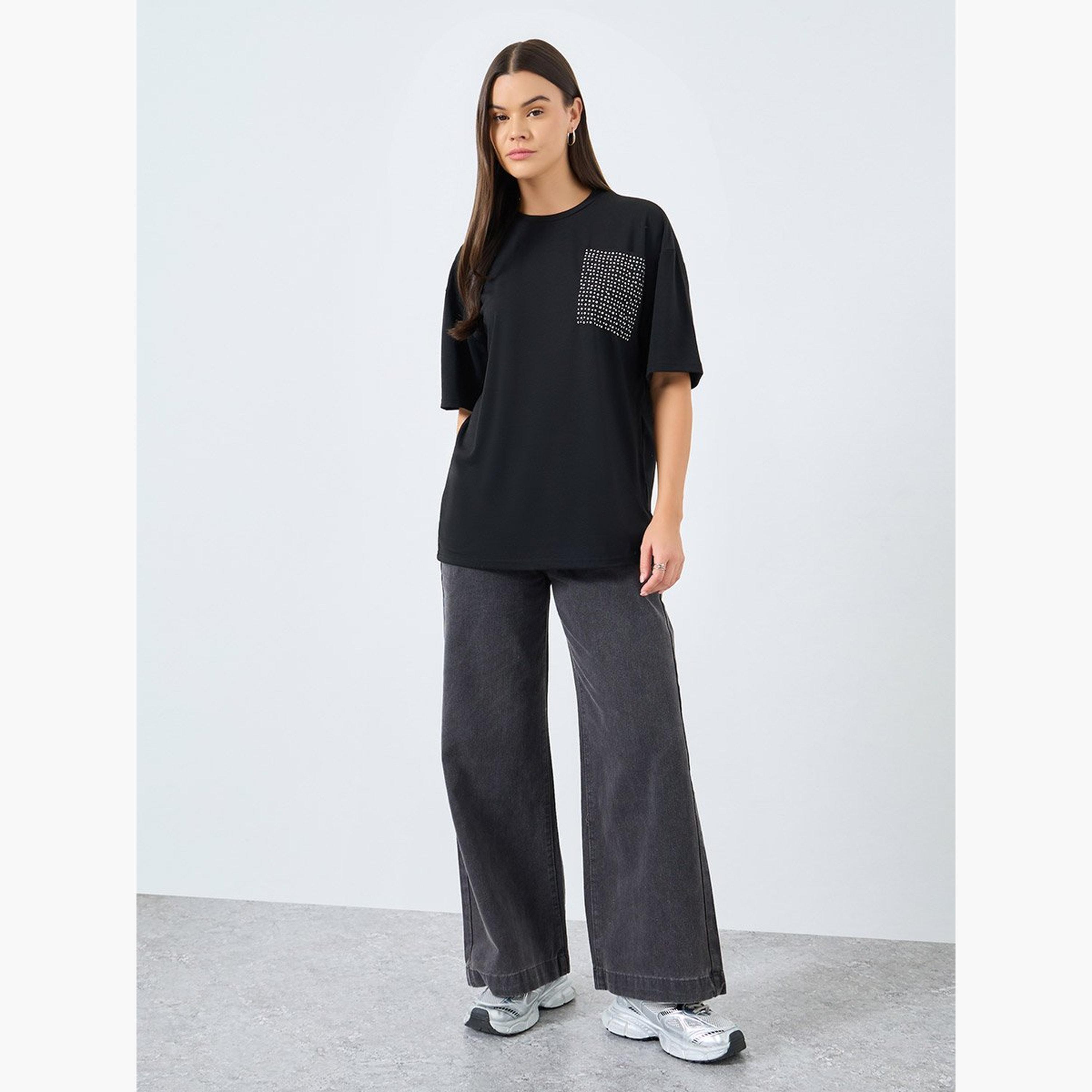 ستايلي - تي شيرت أسود مقاس كبير مرصع بالمسامير-women-clothing-tshirts-image-3
