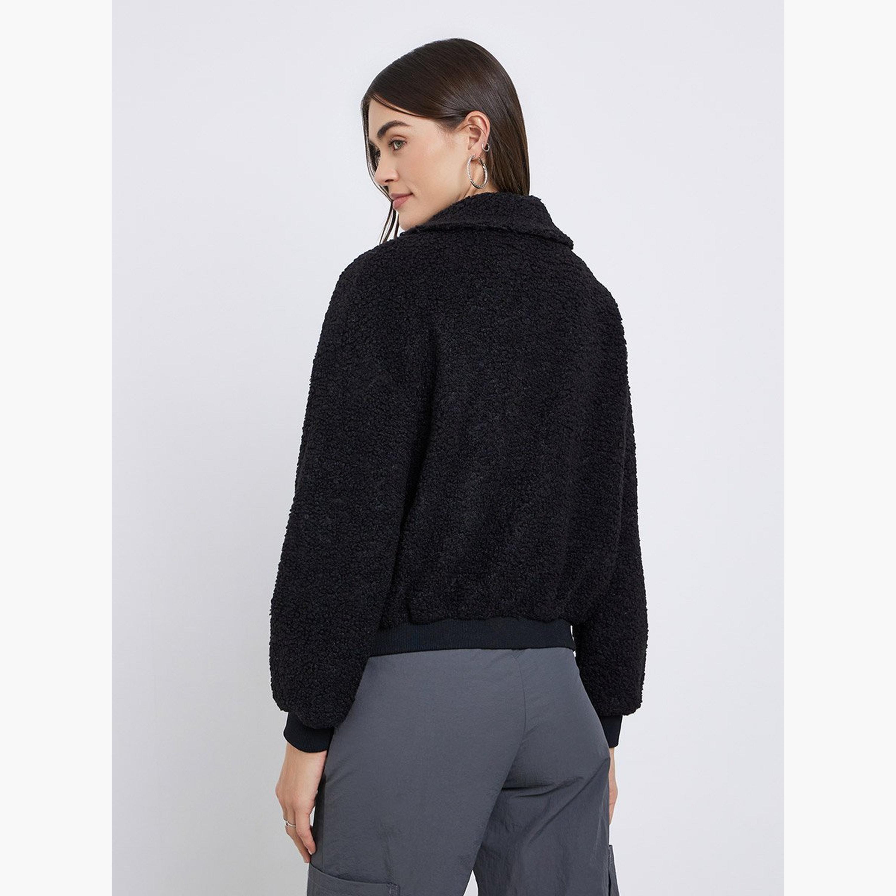 ستايلي - جاكيت بومبر من الفرو الصناعي لون أسود بقصّة عادية-women-winterwear-coatsandjackets-jackets-image-4