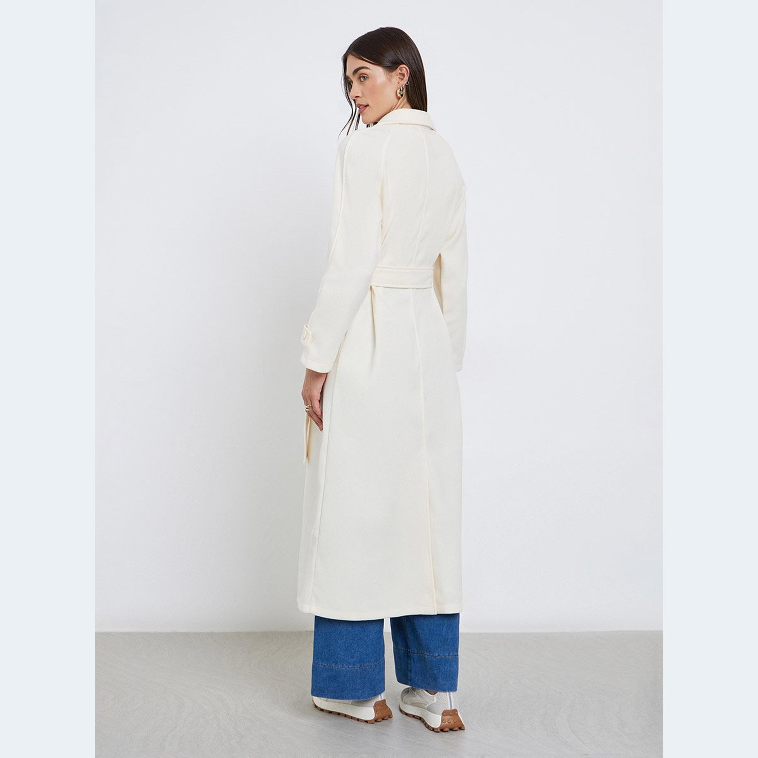 ستايلي - معطف ماكسي أبيض بحزام-women-clothing-coatsandjackets-coats-image-5
