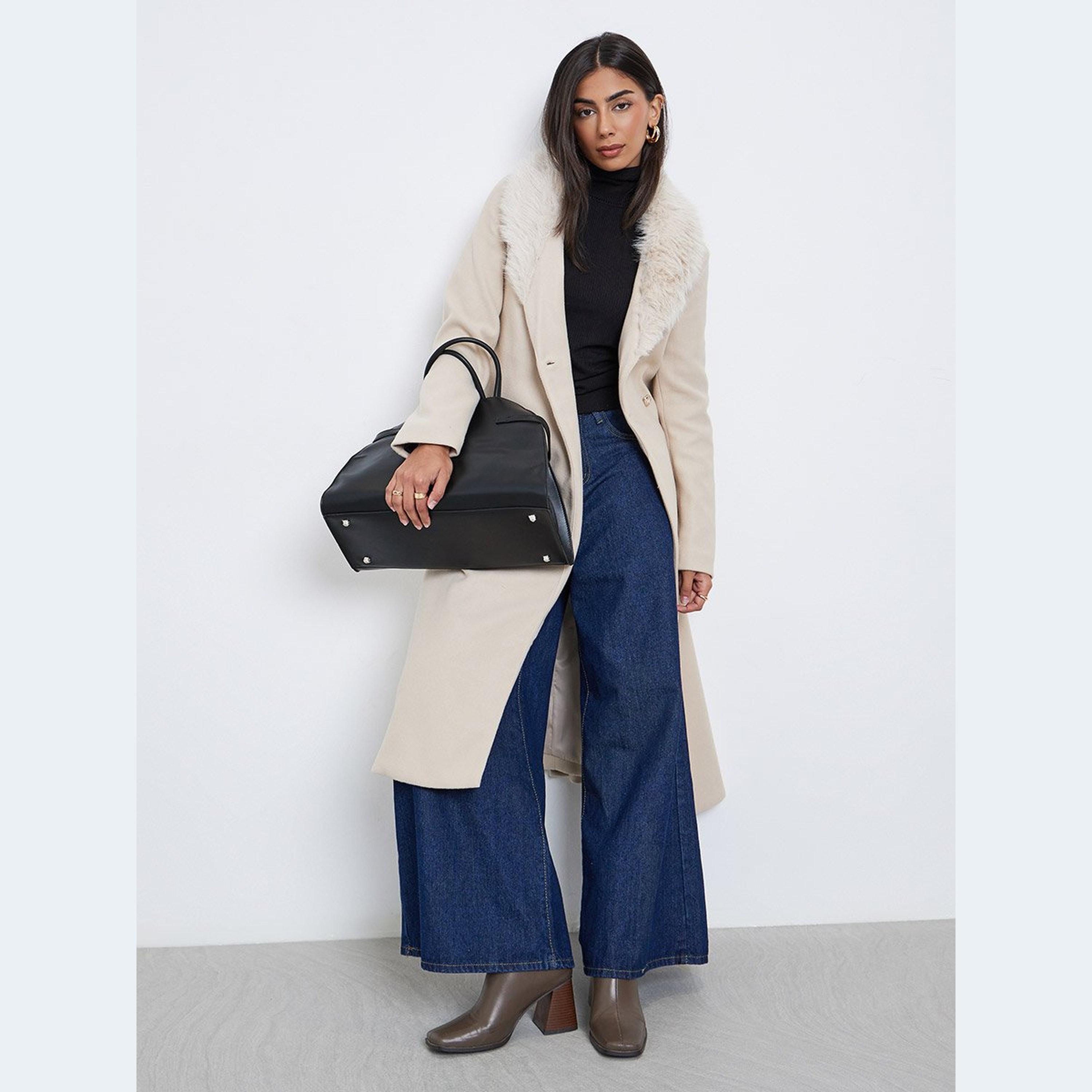 ستايلي - معطف بحزام يشبه الصوف الكريمي مع فرو صناعي-women-winterwear-coatsandjackets-coats-image-1