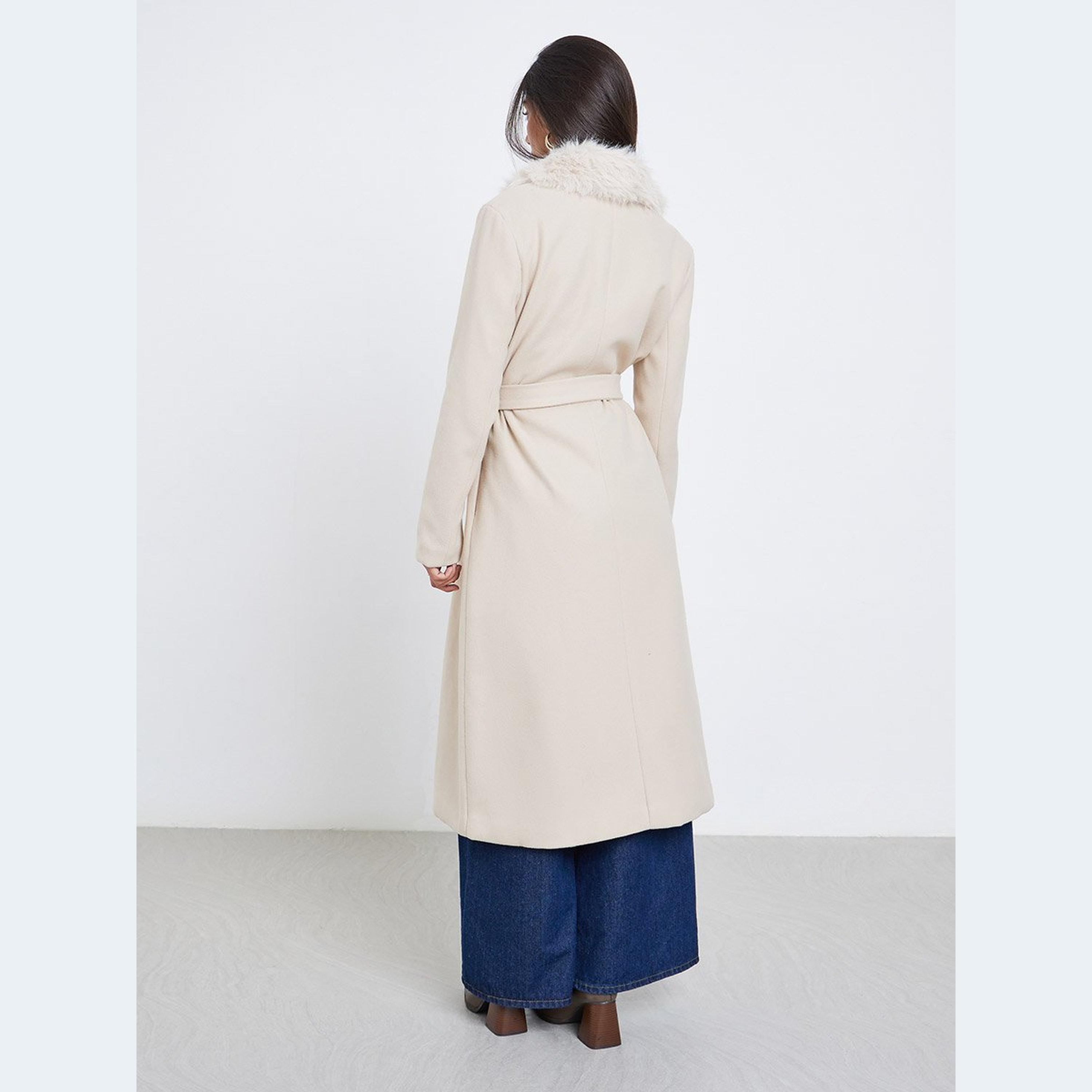 ستايلي - معطف بحزام يشبه الصوف الكريمي مع فرو صناعي-women-winterwear-coatsandjackets-coats-image-4