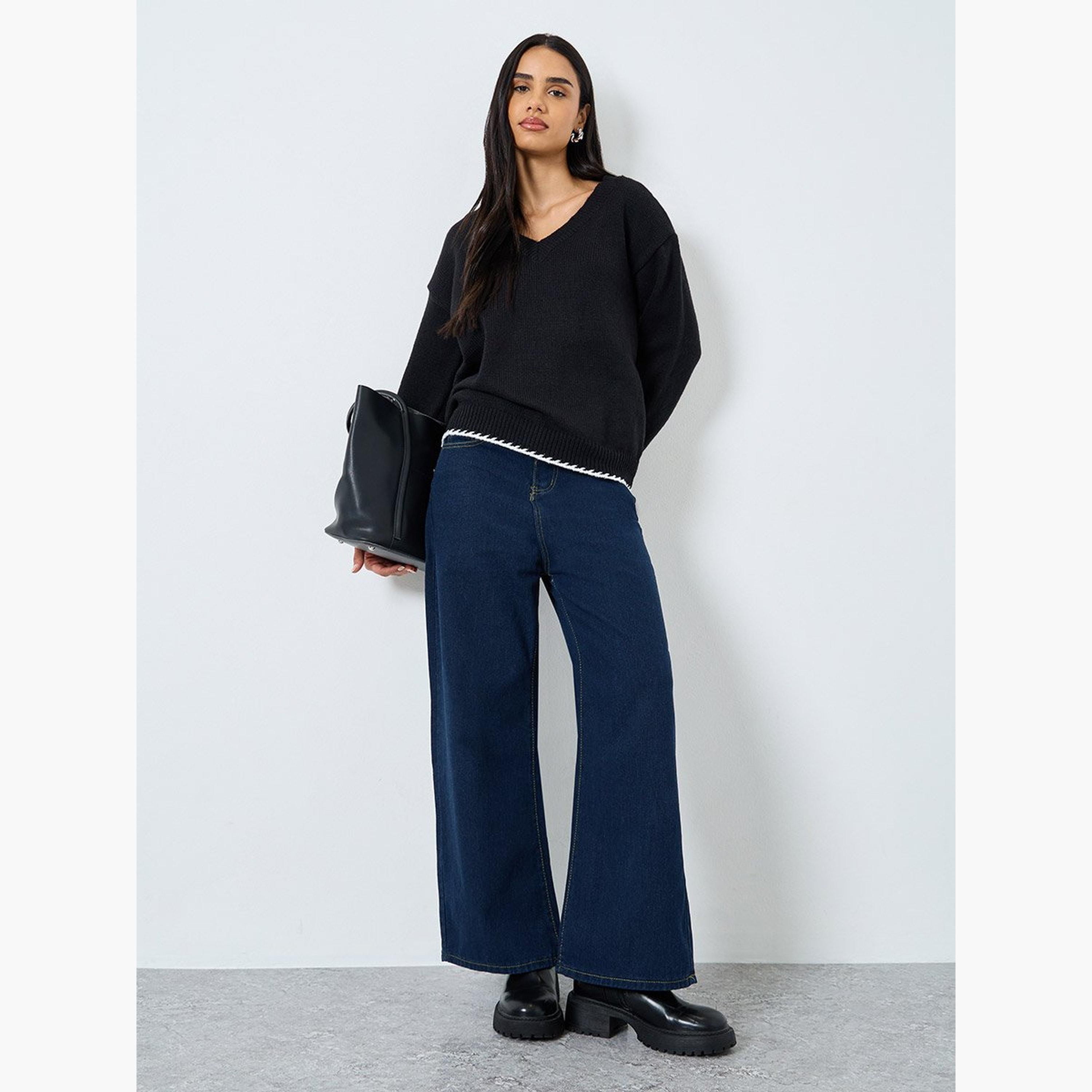 ستايلي - سترة سوداء أنيقة محبوكة برقبة على شكل حرف V-women-winterwear-cardigansandjumpers-jumpers-image-2