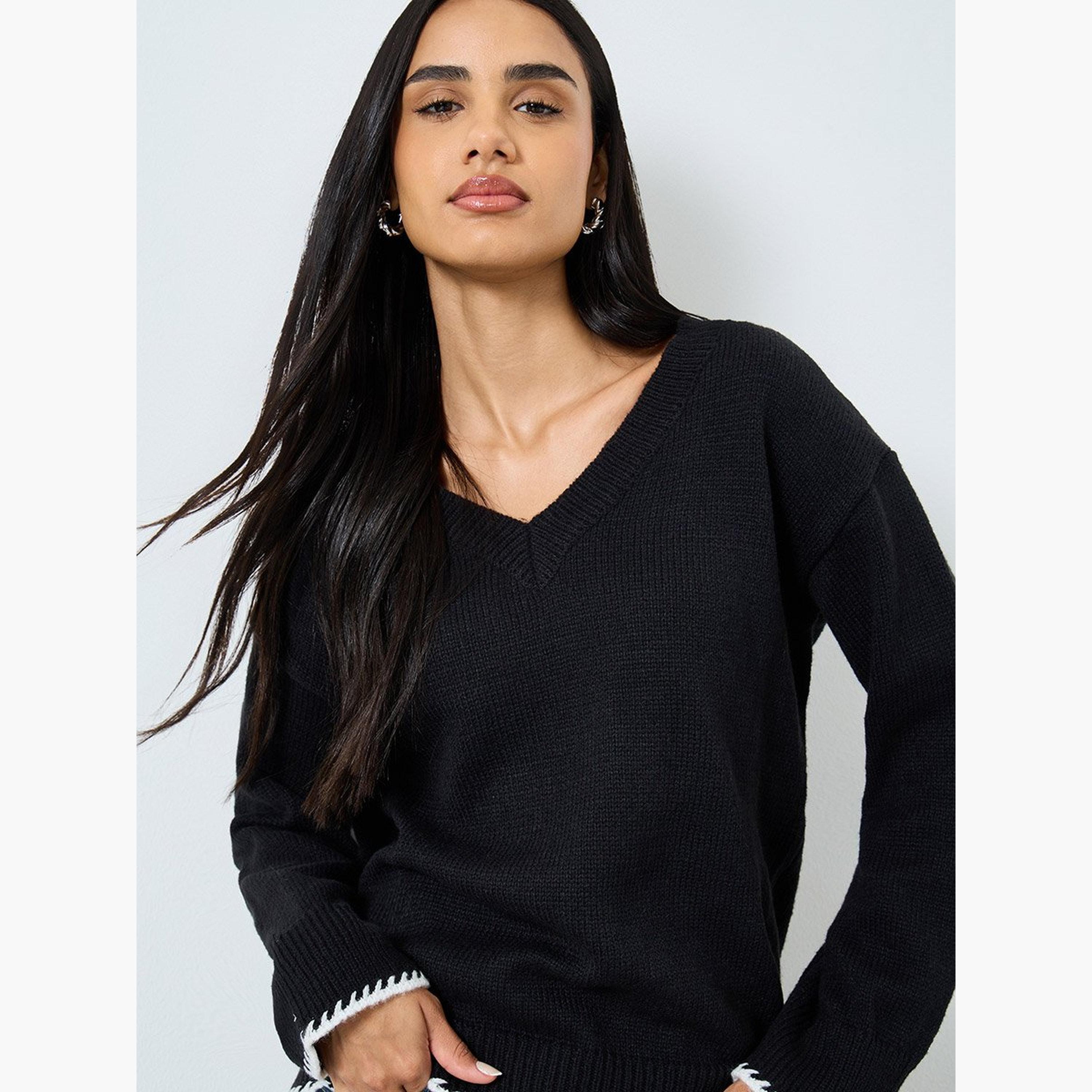 ستايلي - سترة سوداء أنيقة محبوكة برقبة على شكل حرف V-women-winterwear-cardigansandjumpers-jumpers-image-3