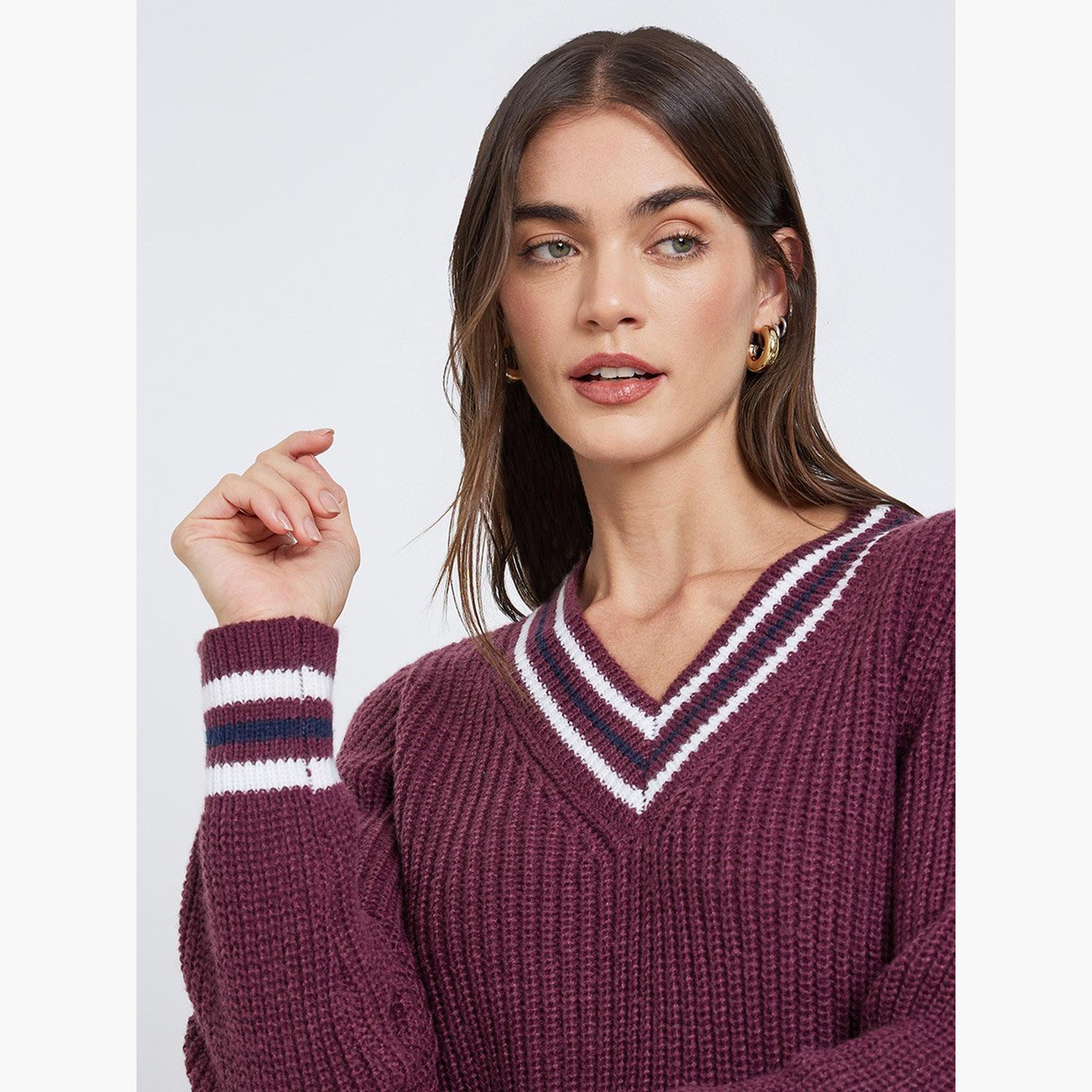 ستايلي - سترة مخططة محبوكة برقبة على شكل حرف V بلون عنابي-women-winterwear-cardigansandjumpers-jumpers-image-3