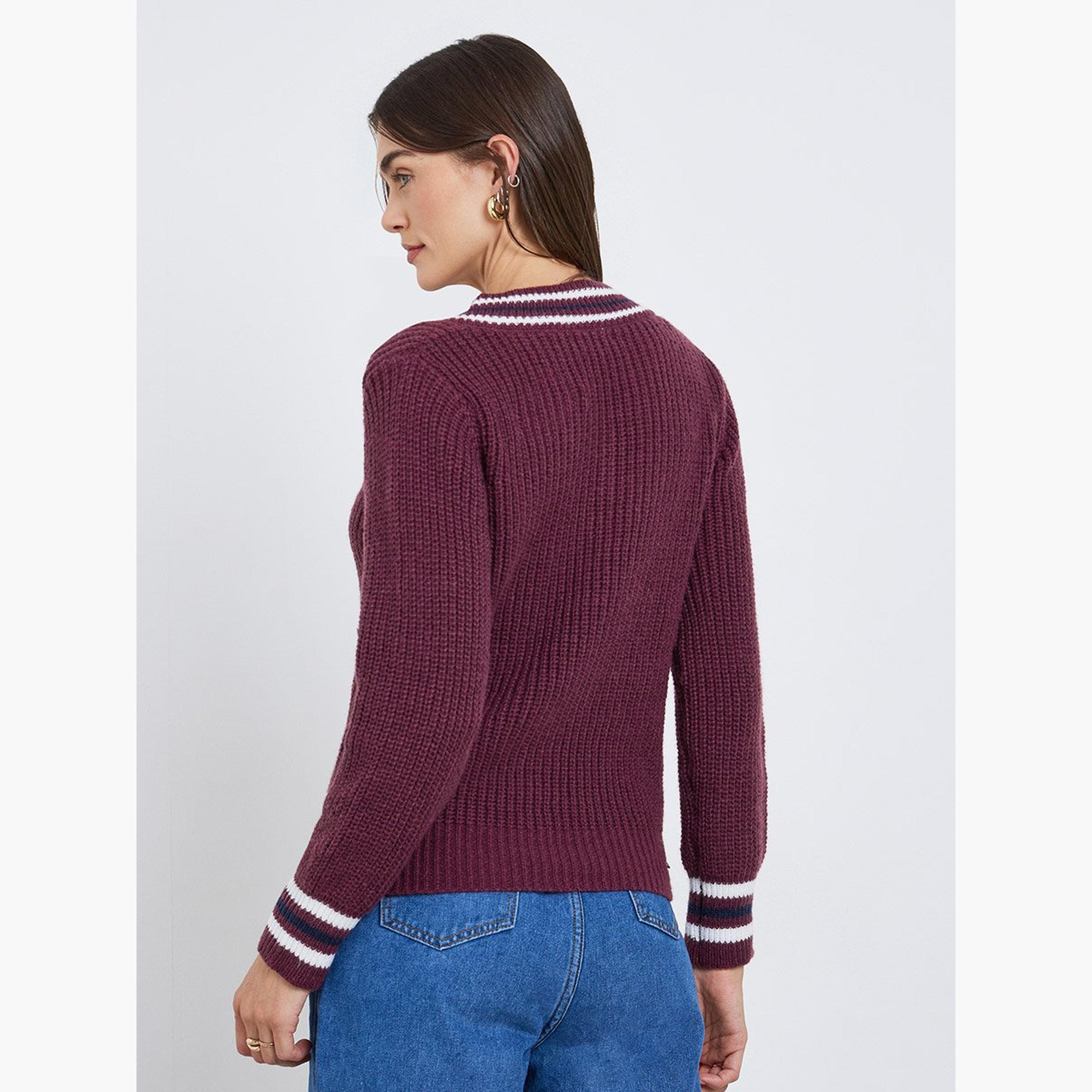 ستايلي - سترة مخططة محبوكة برقبة على شكل حرف V بلون عنابي-women-winterwear-cardigansandjumpers-jumpers-image-4
