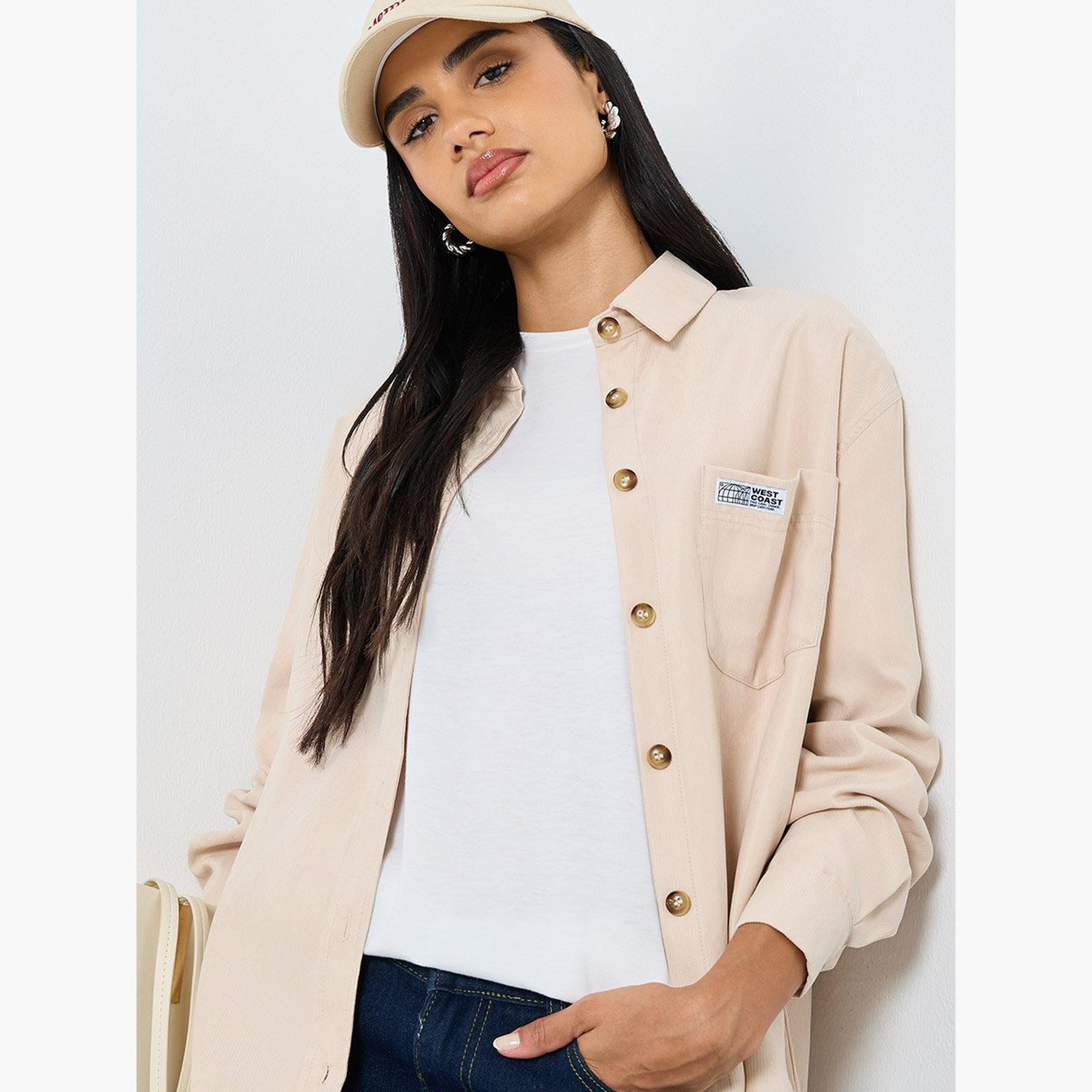 ستايلي - قميص بيج مقاس كبير مع تفاصيل شارة-women-clothing-shirtsandblouses-shirts-image-3