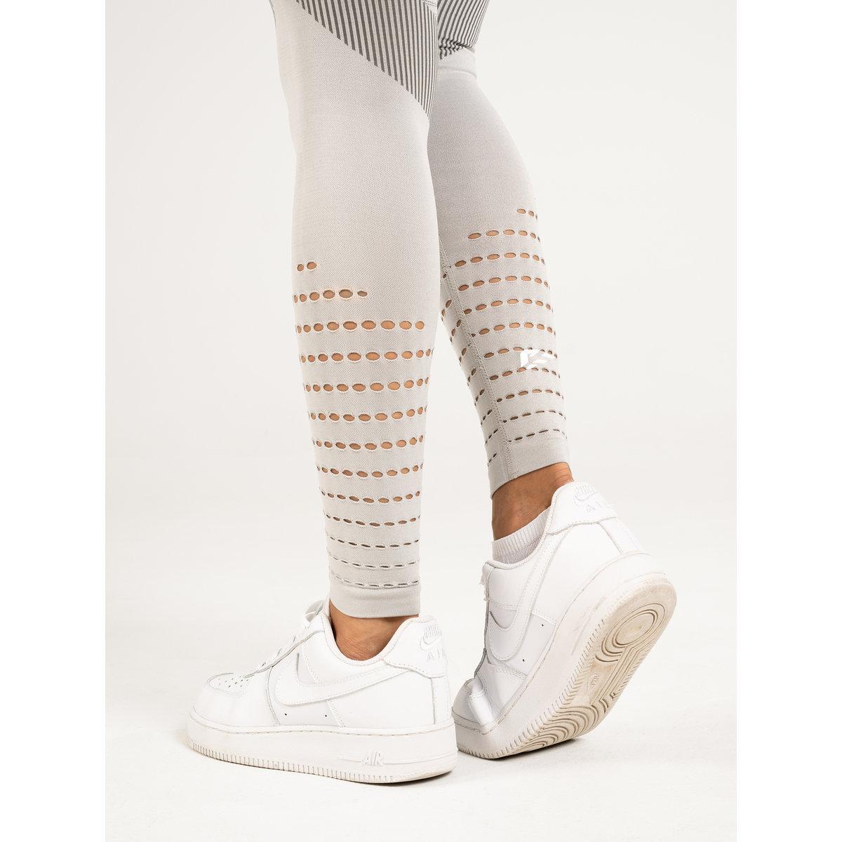 ليقنز مخطط بتفاصيل فتحات-women-clothing-sportswearandactivewear-bottoms-image-4