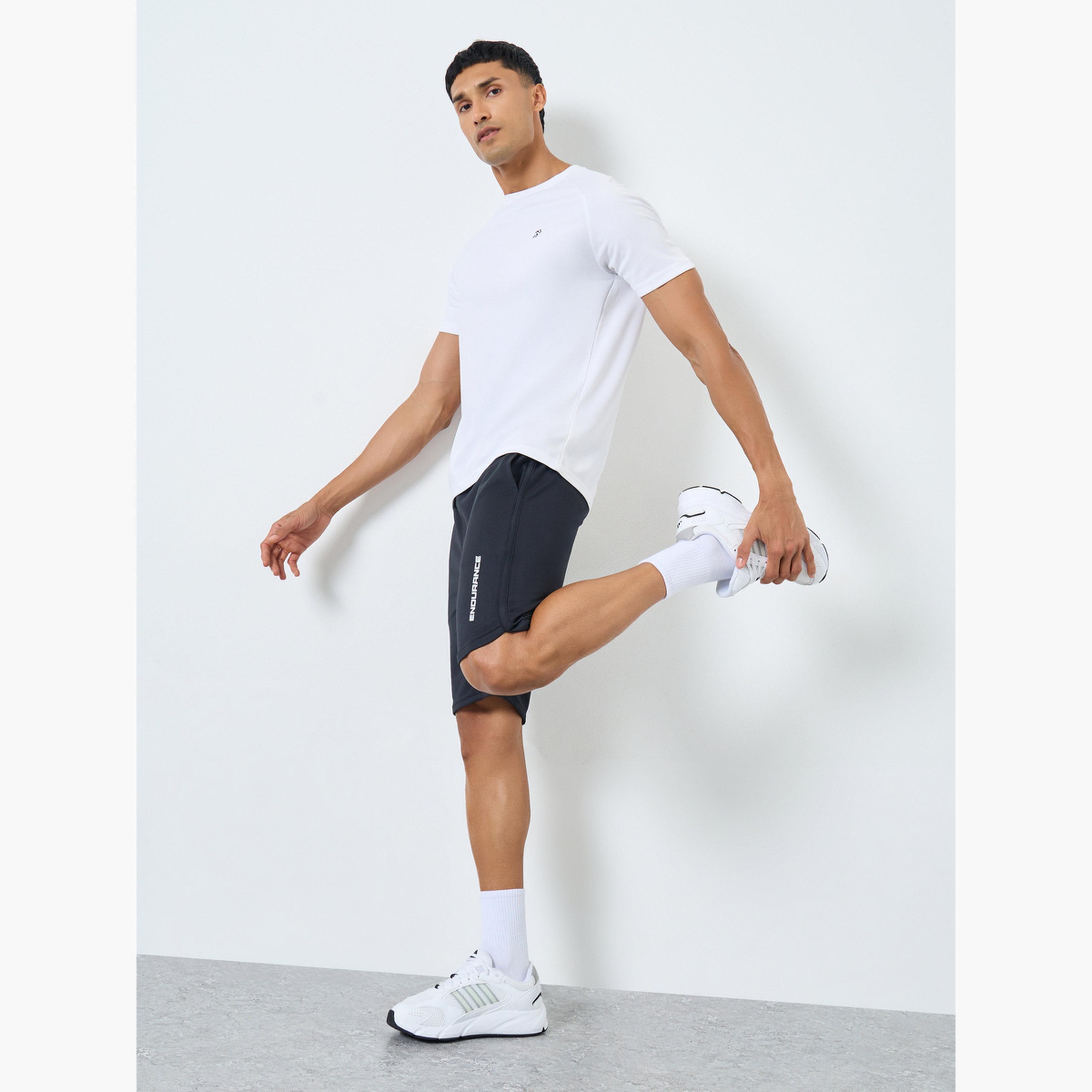 ستايلي - شورت رياضي بحزام خصر متباين للرجال-sports-men-clothing-bottoms-shorts-image-2