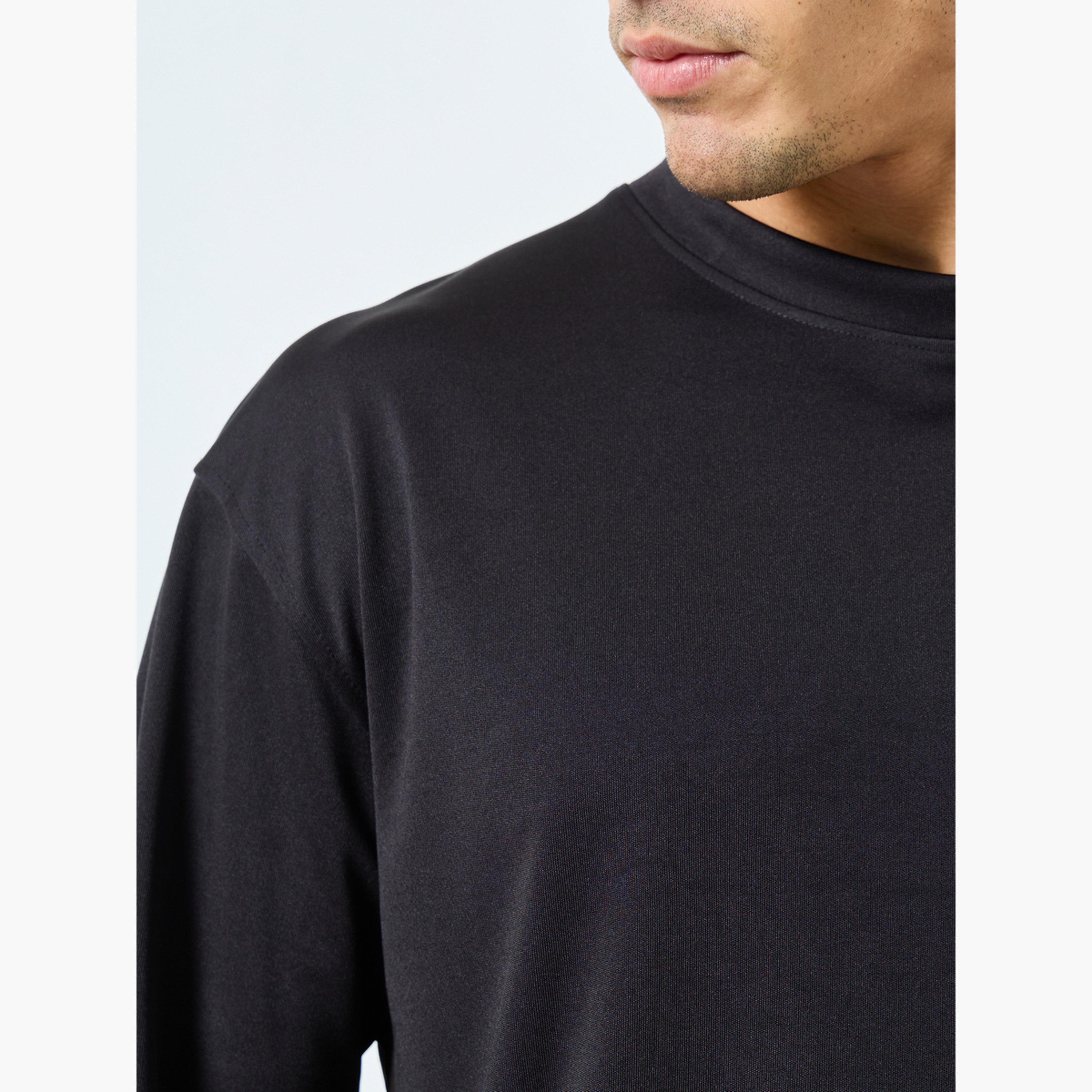 ستايلي - تي شيرت رجالي أسود حجم كبير بطبعة جرافيكية-men-clothing-sportswearandactivewear-tshirtsandpolos-image-4