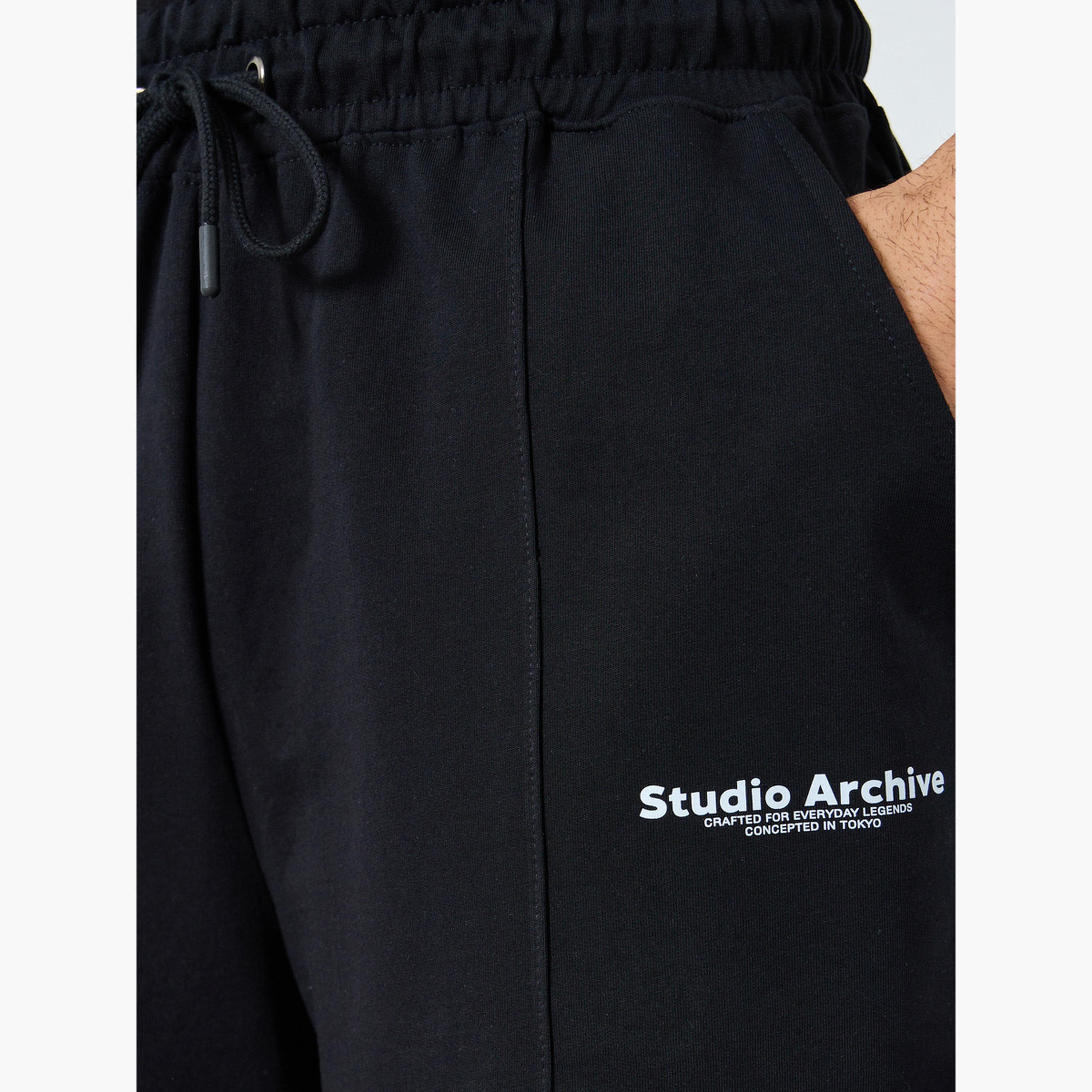 Styli Minimal Print Oversized Terry Shorts-men-clothing-sportswearandactivewear-bottoms-shorts-image-3