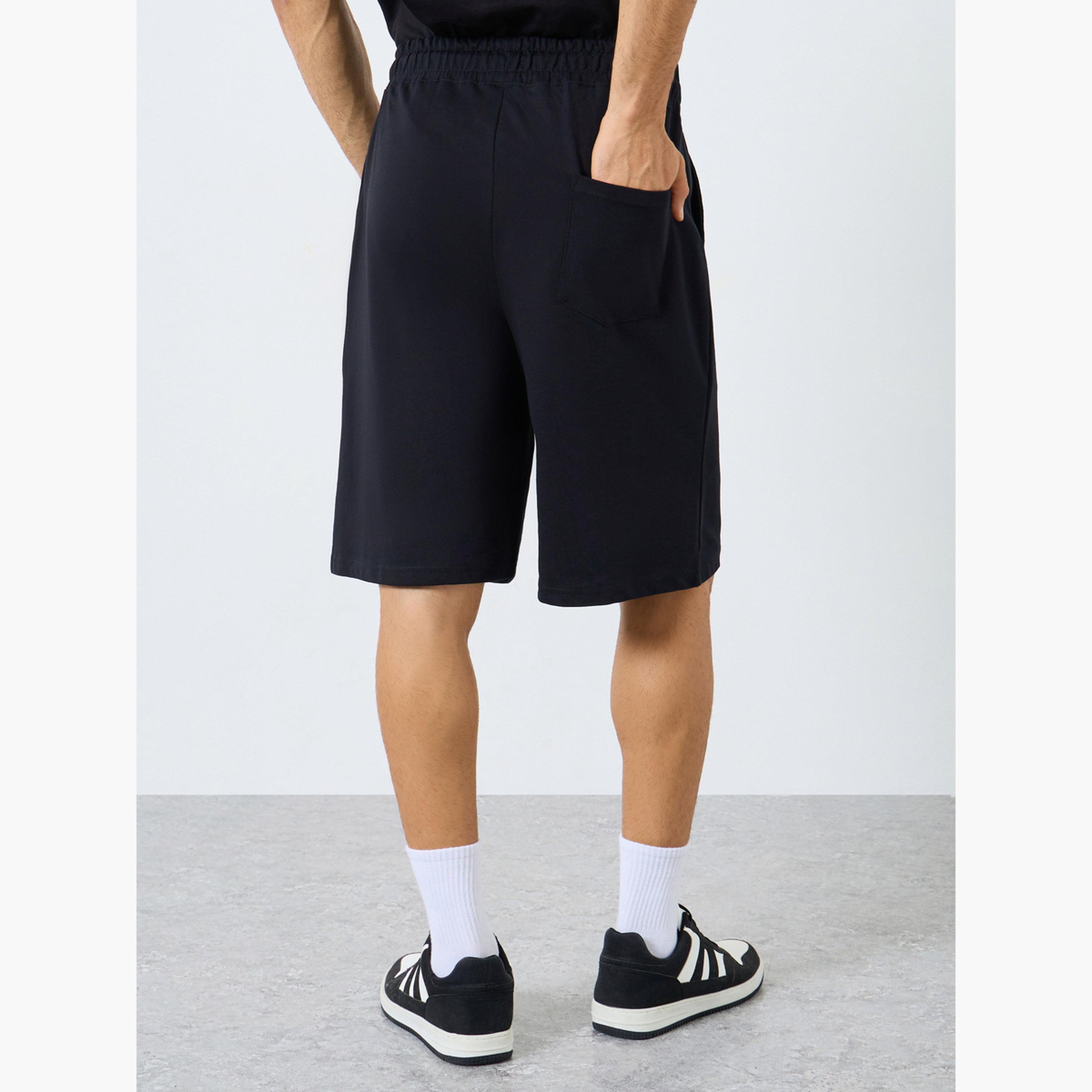 ستايلي - شورت تيري تصميم واسع نقشة بسيطة للرجال-men-clothing-sportswearandactivewear-bottoms-shorts-image-4