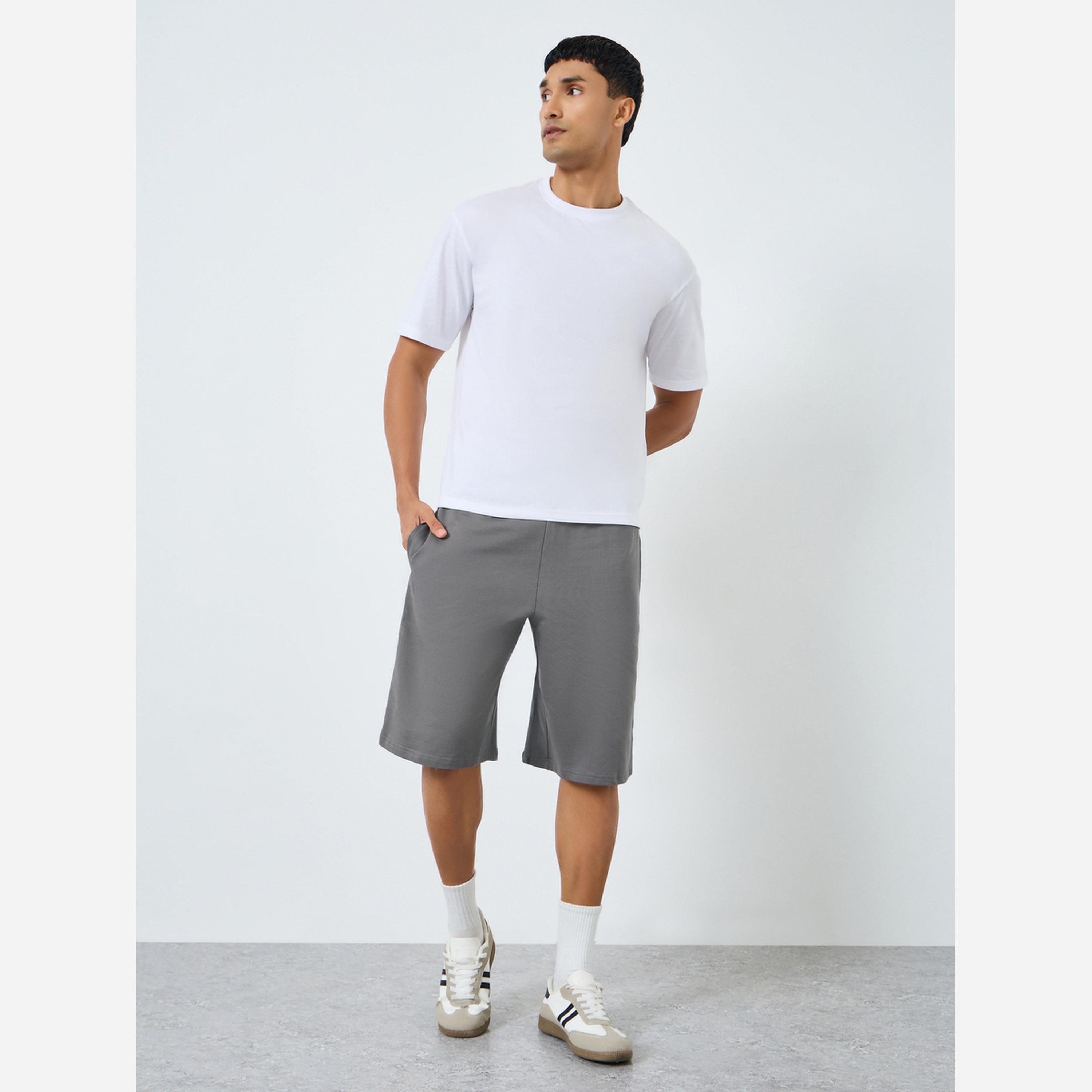 ستايلي - شورت رجالي لون رمادي قماش تيري برباط-sports-men-clothing-bottoms-shorts-image-2