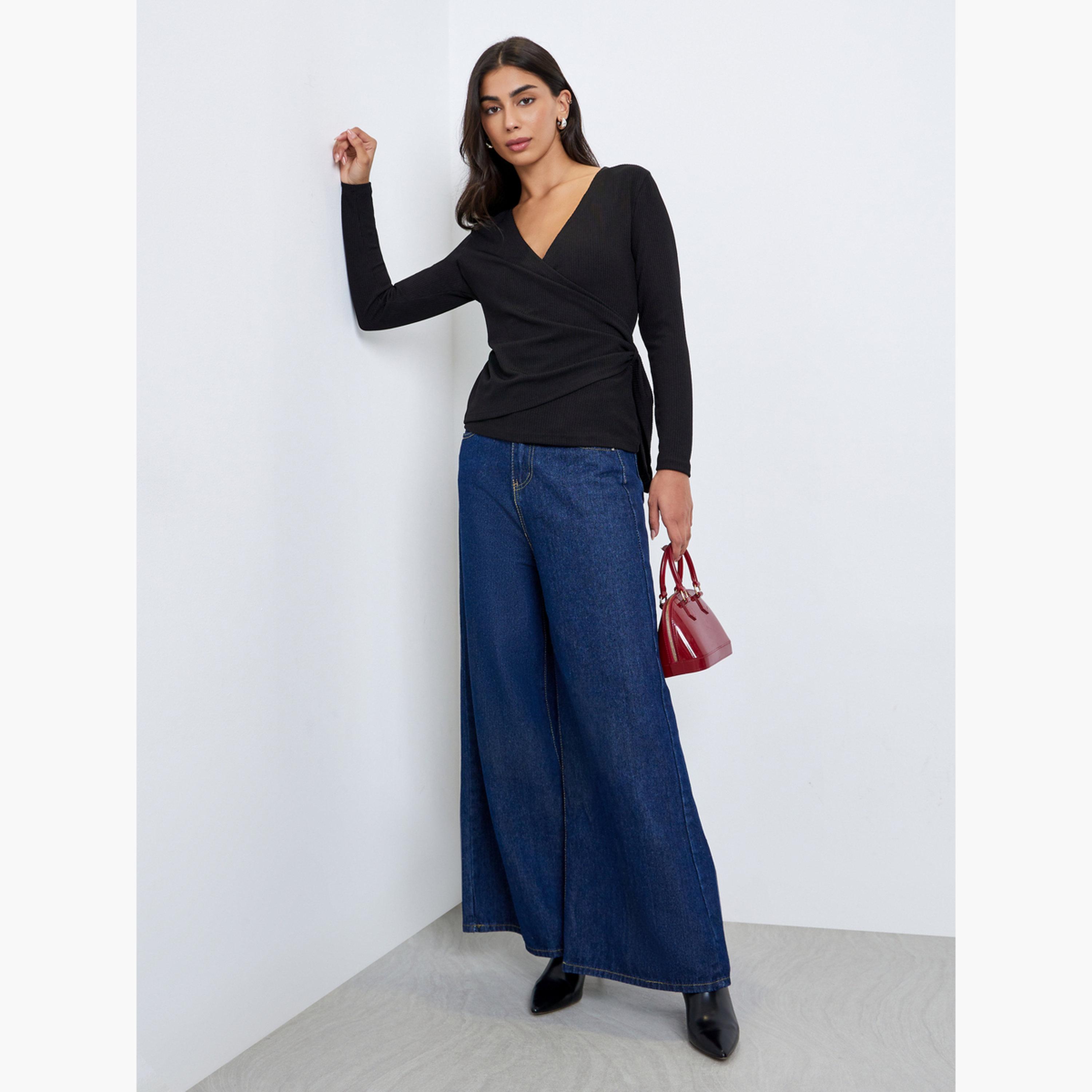 ستايلي - بلوزة سوداء ملفوفة مضلعة مع تفاصيل ربطة عنق-women-clothing-shirtsandblouses-blouses-image-2