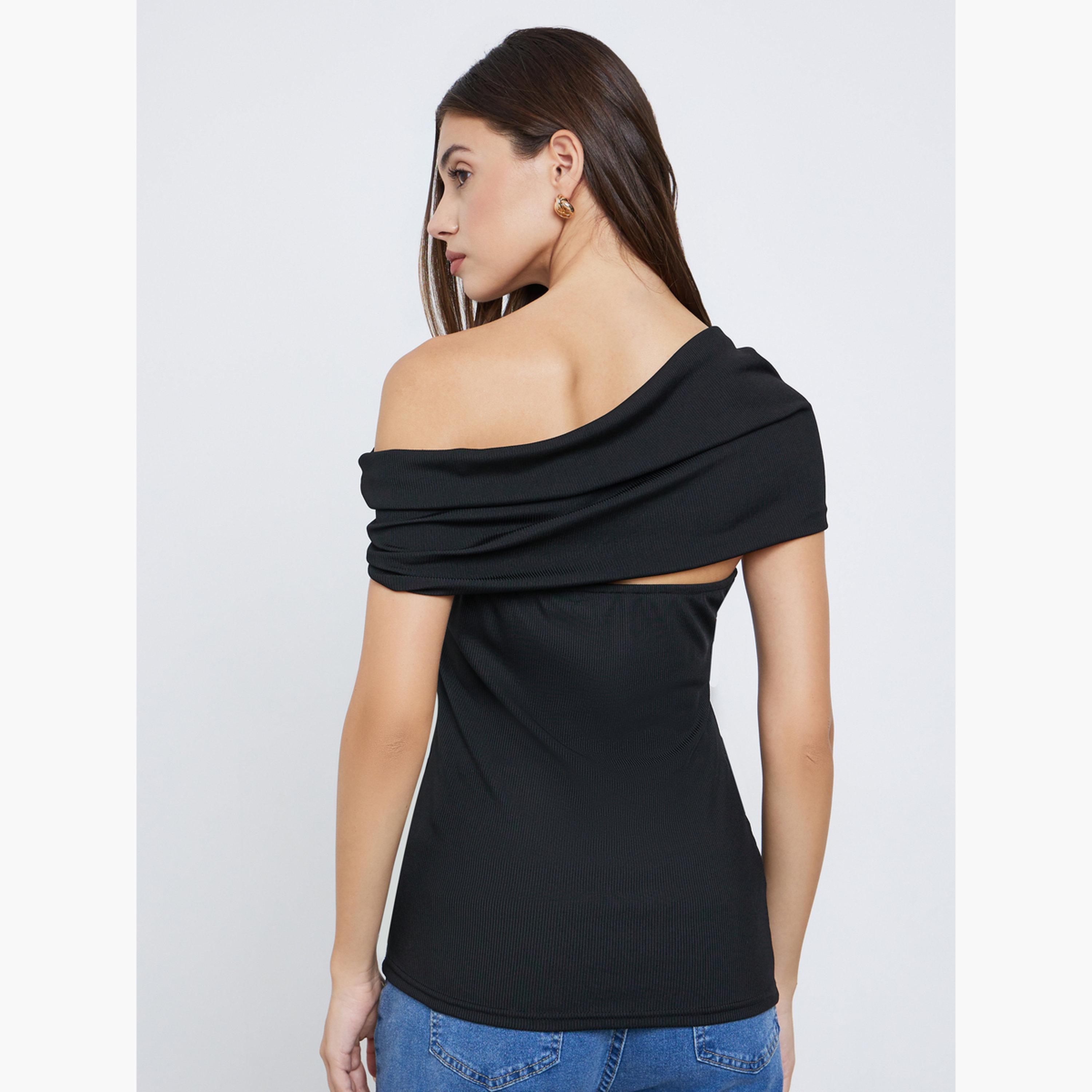 ستايلي - بلوزة محبوكة سوداء مكشوفة الكتفين مع تفاصيل حلقة-women-clothing-tshirts-image-5