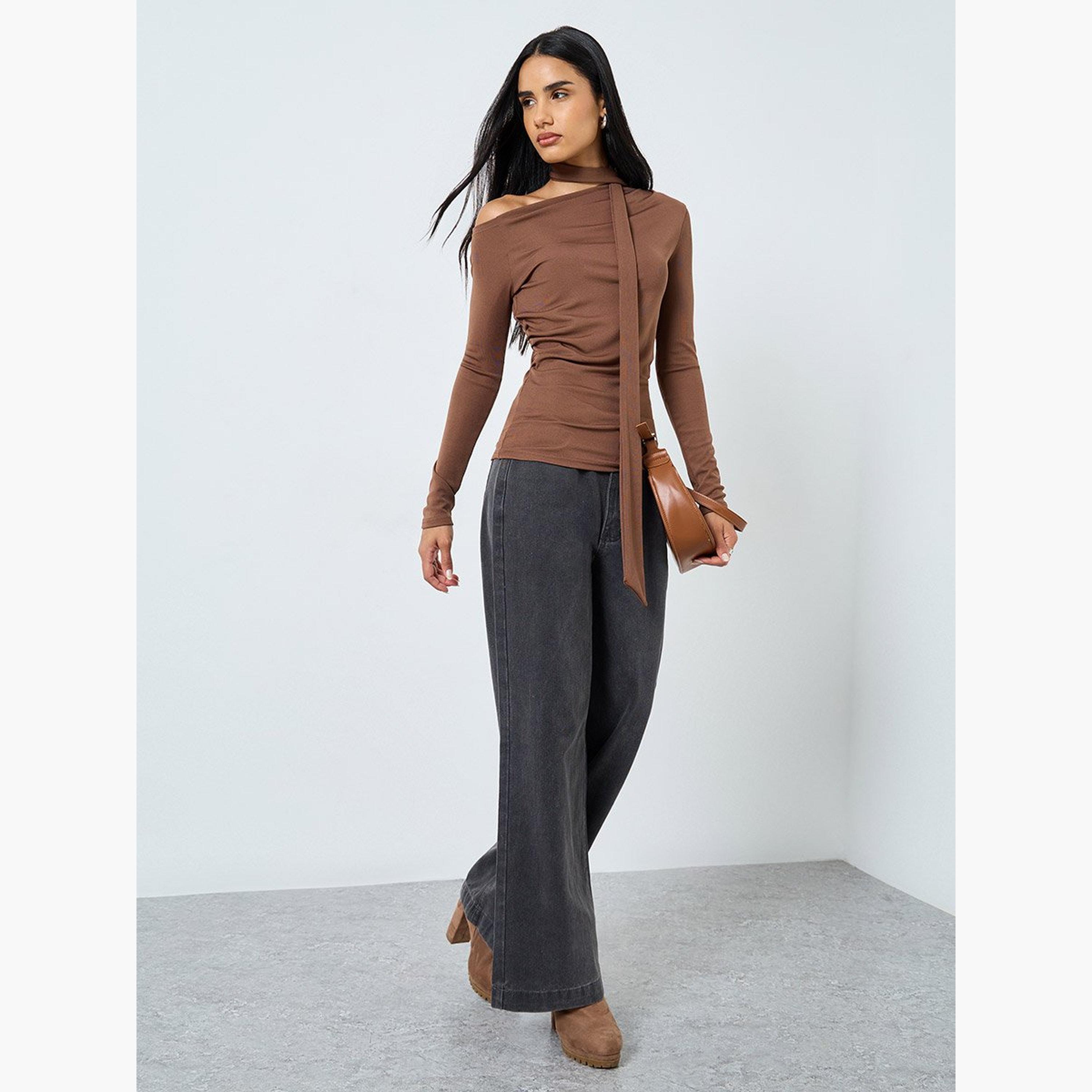 ستايلي - بلوزة بنية محبوكة مع تفاصيل ربطة عنق-women-clothing-tshirts-image-2