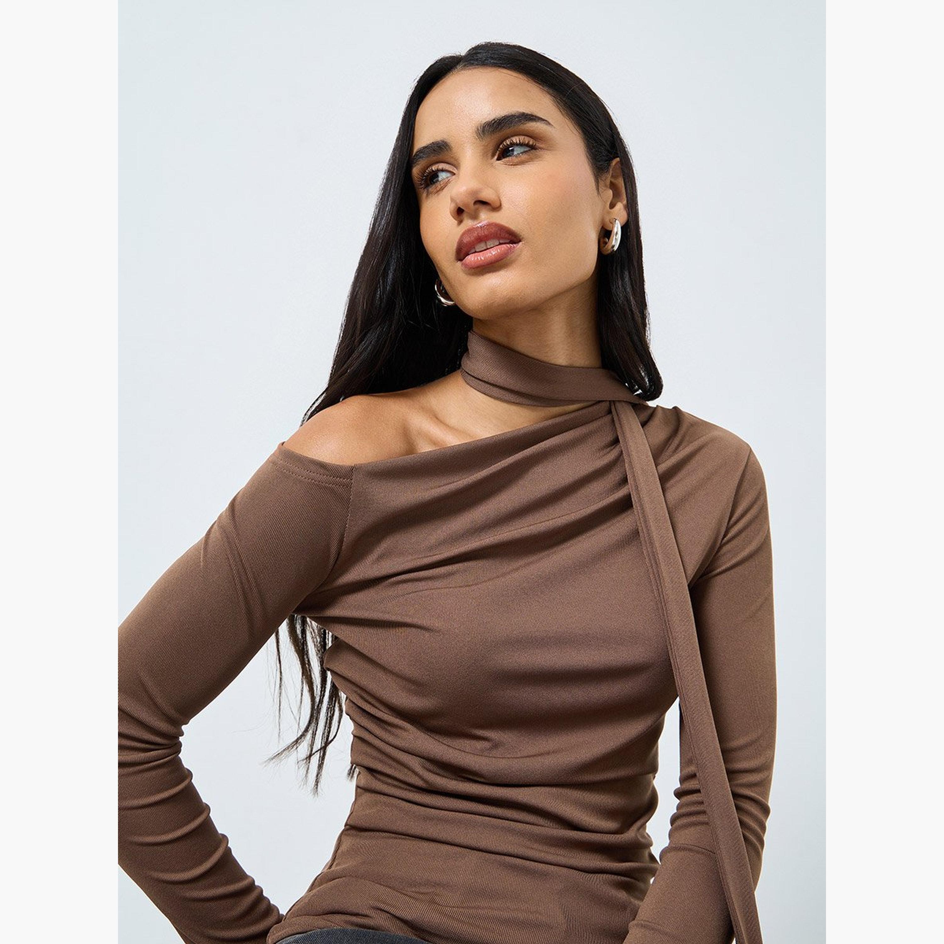 ستايلي - بلوزة بنية محبوكة مع تفاصيل ربطة عنق-women-clothing-tshirts-image-3