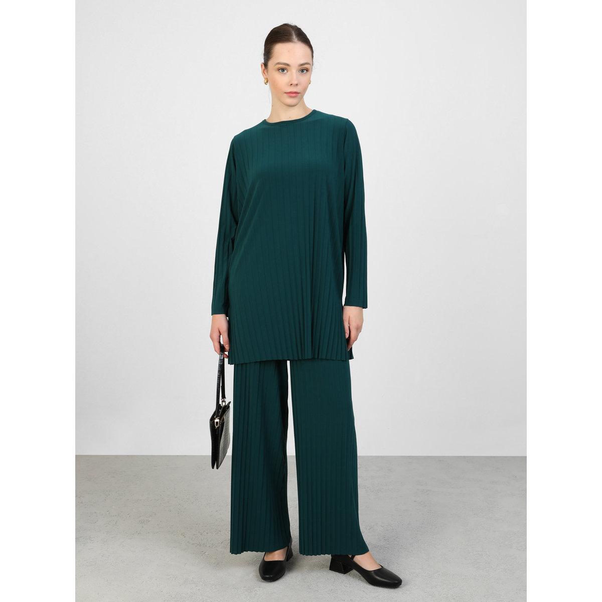 Modanisa X Styli Emerald Green Round Neck Tunic and Trousers Co-Ords-women-clothing-coordsets-image-1