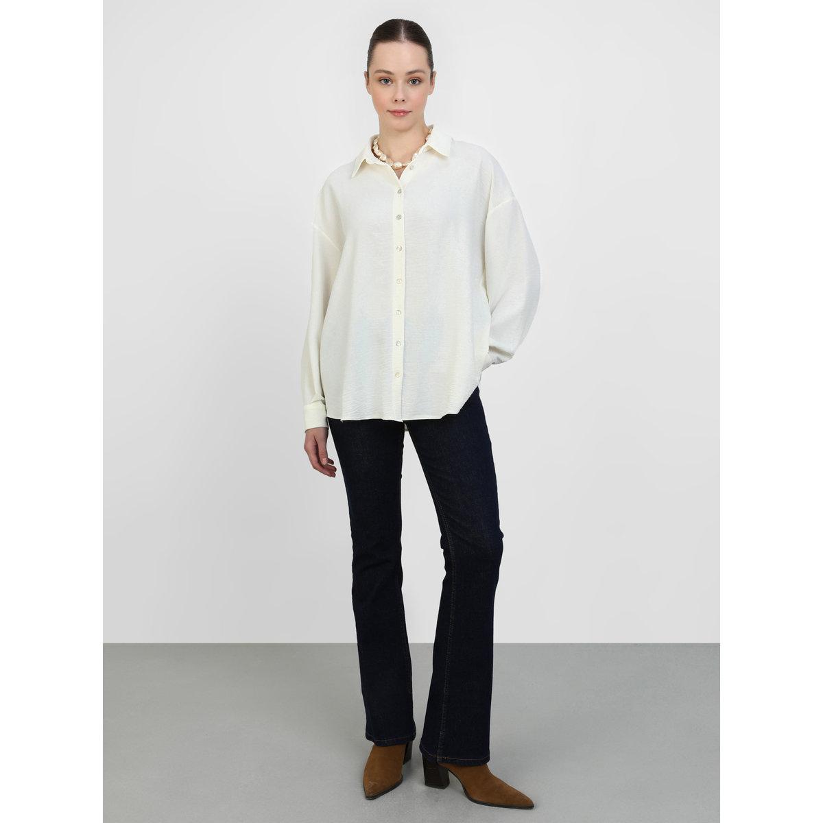 Modanisa X Styli Solid Relaxed Fit Buttoned Shirt-women-clothing-shirtsandblouses-shirts-image-1
