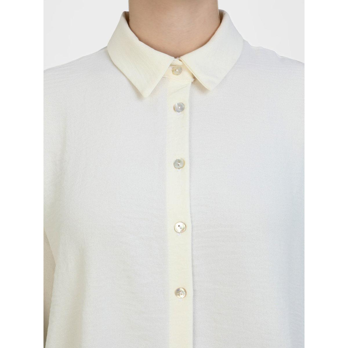 بلوزة سادة بقصة مريحة وبتفاصيل أزرار-women-clothing-shirtsandblouses-shirts-image-4