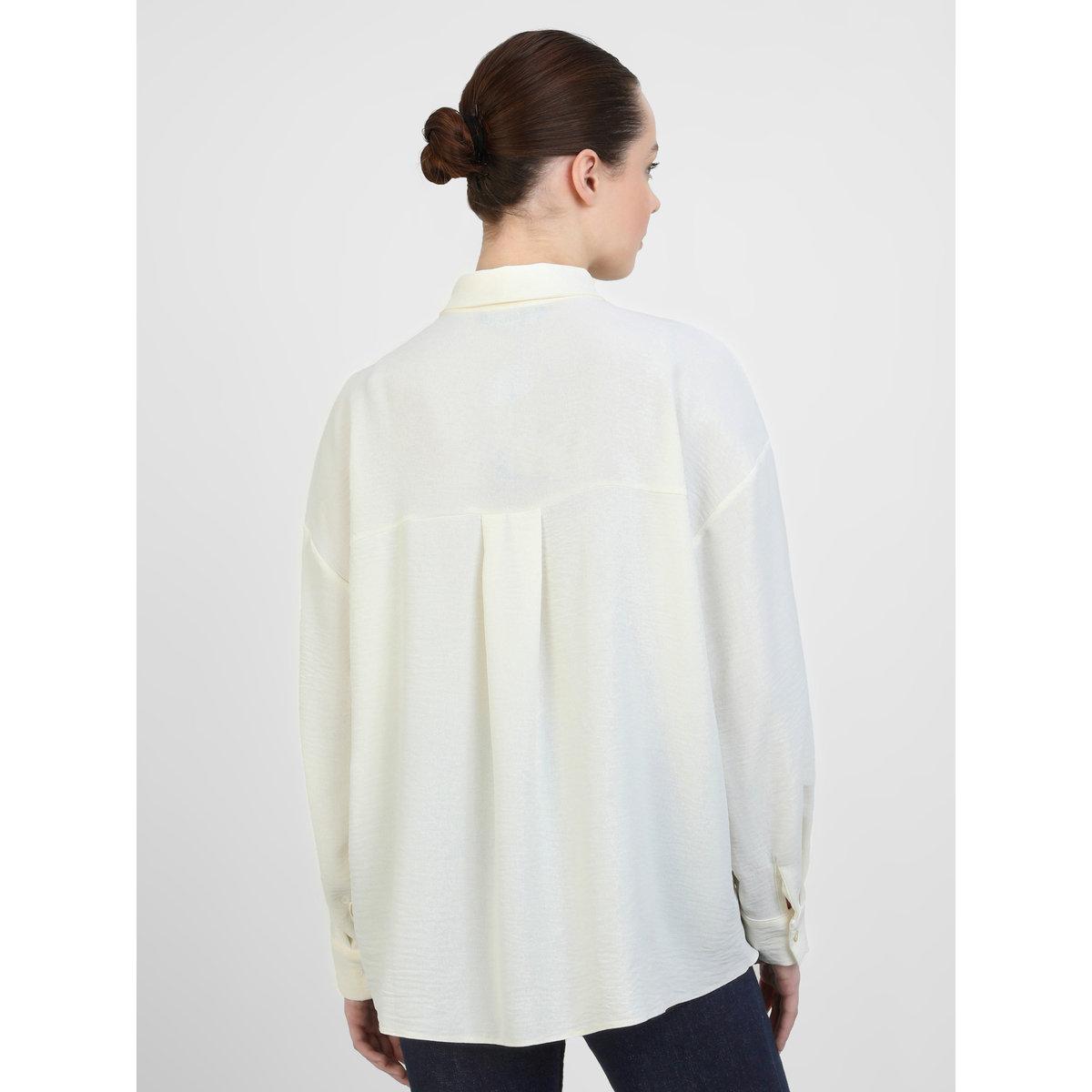 بلوزة سادة بقصة مريحة وبتفاصيل أزرار-women-clothing-shirtsandblouses-shirts-image-5