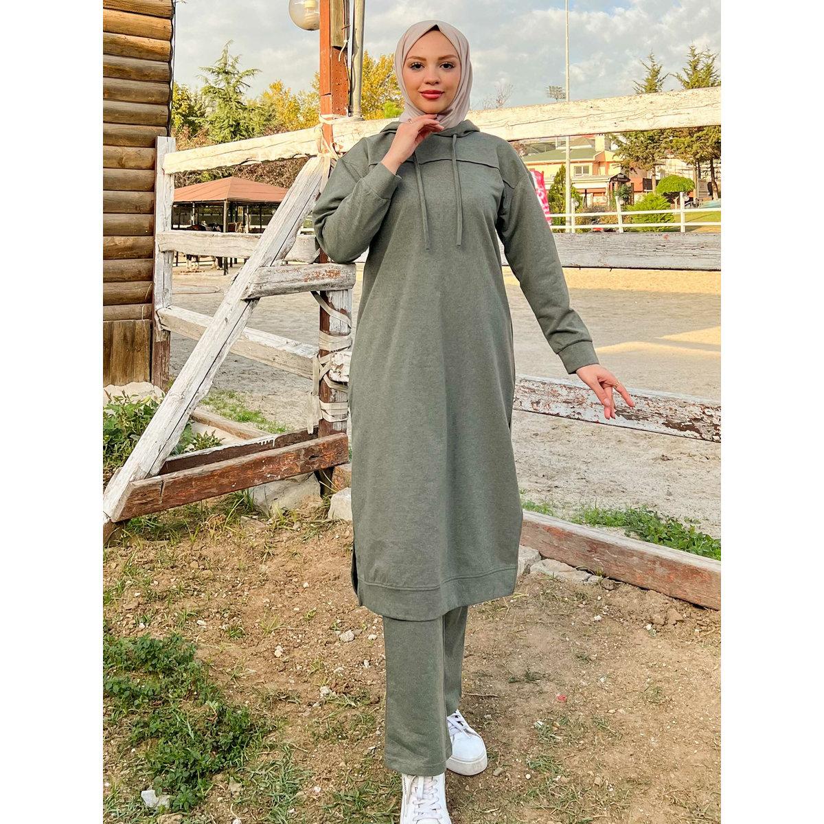 طقم رياضي محتشم ببلوزة طويلة وياقة هودي-men-clothing-sportswearandactivewear-tracksuits-image-2