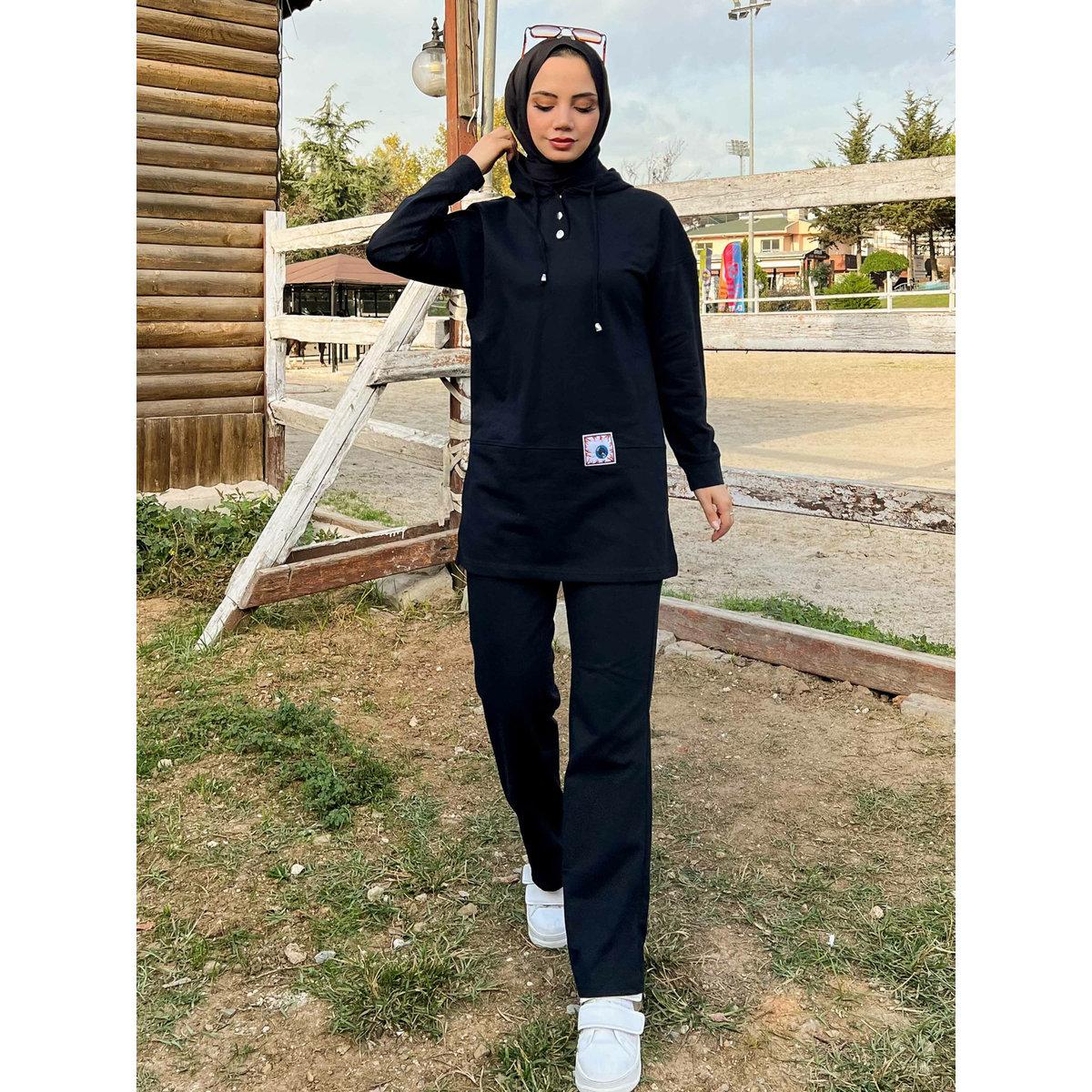 طقم رياضي محتشم ببلوزة طويلة وياقة هودي-men-clothing-sportswearandactivewear-tracksuits-image-2