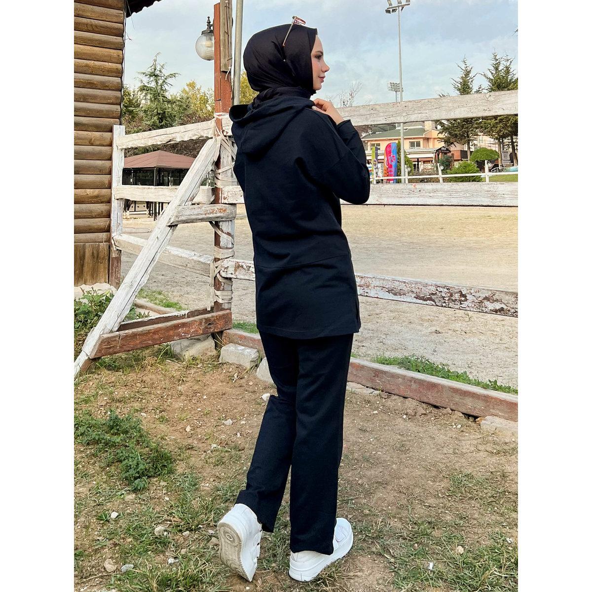 طقم رياضي محتشم ببلوزة طويلة وياقة هودي-men-clothing-sportswearandactivewear-tracksuits-image-6