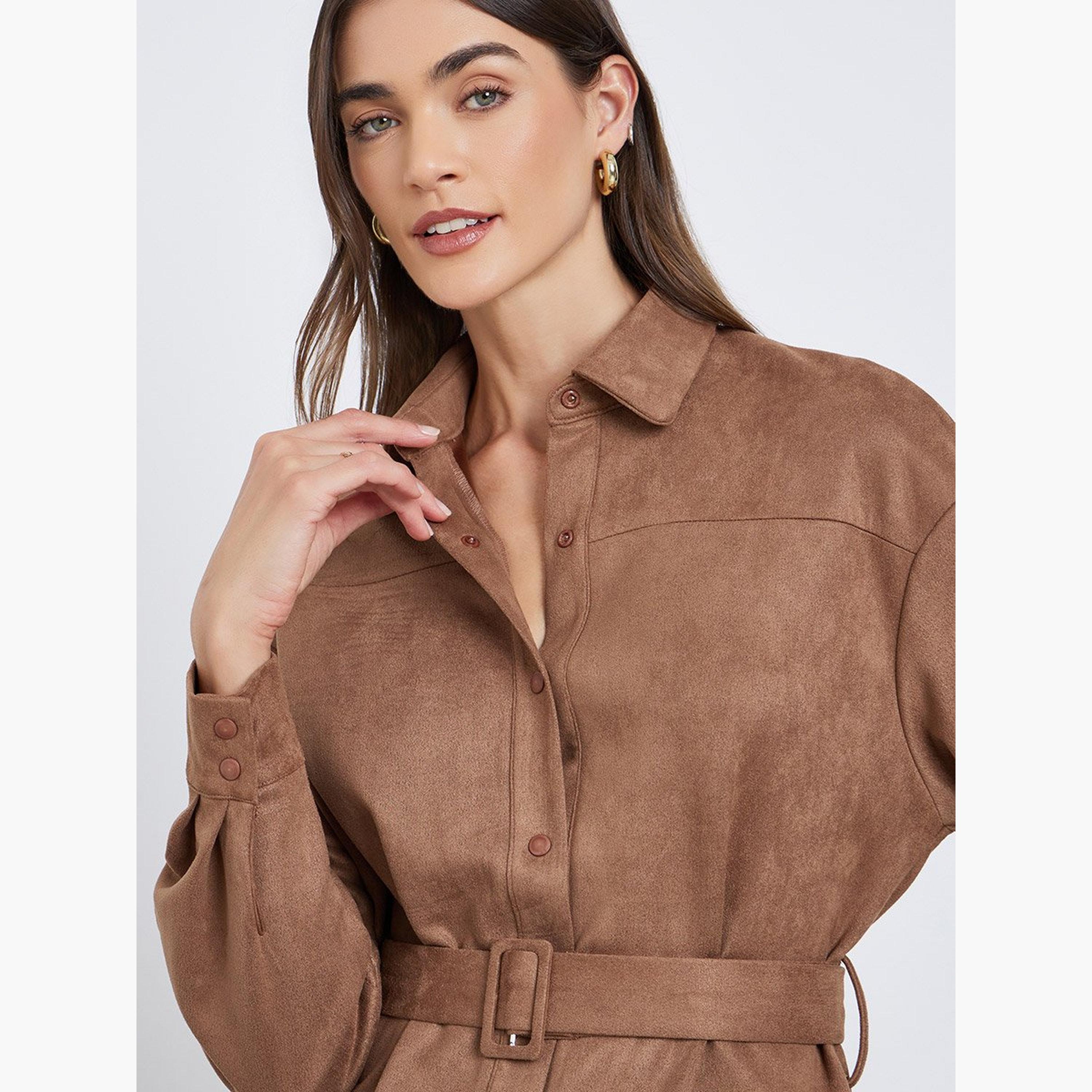 ستايلي - قميص من جلد سويد مدبوغ بني بأكمام طويلة وحزام-women-clothing-shirtsandblouses-shirts-image-3