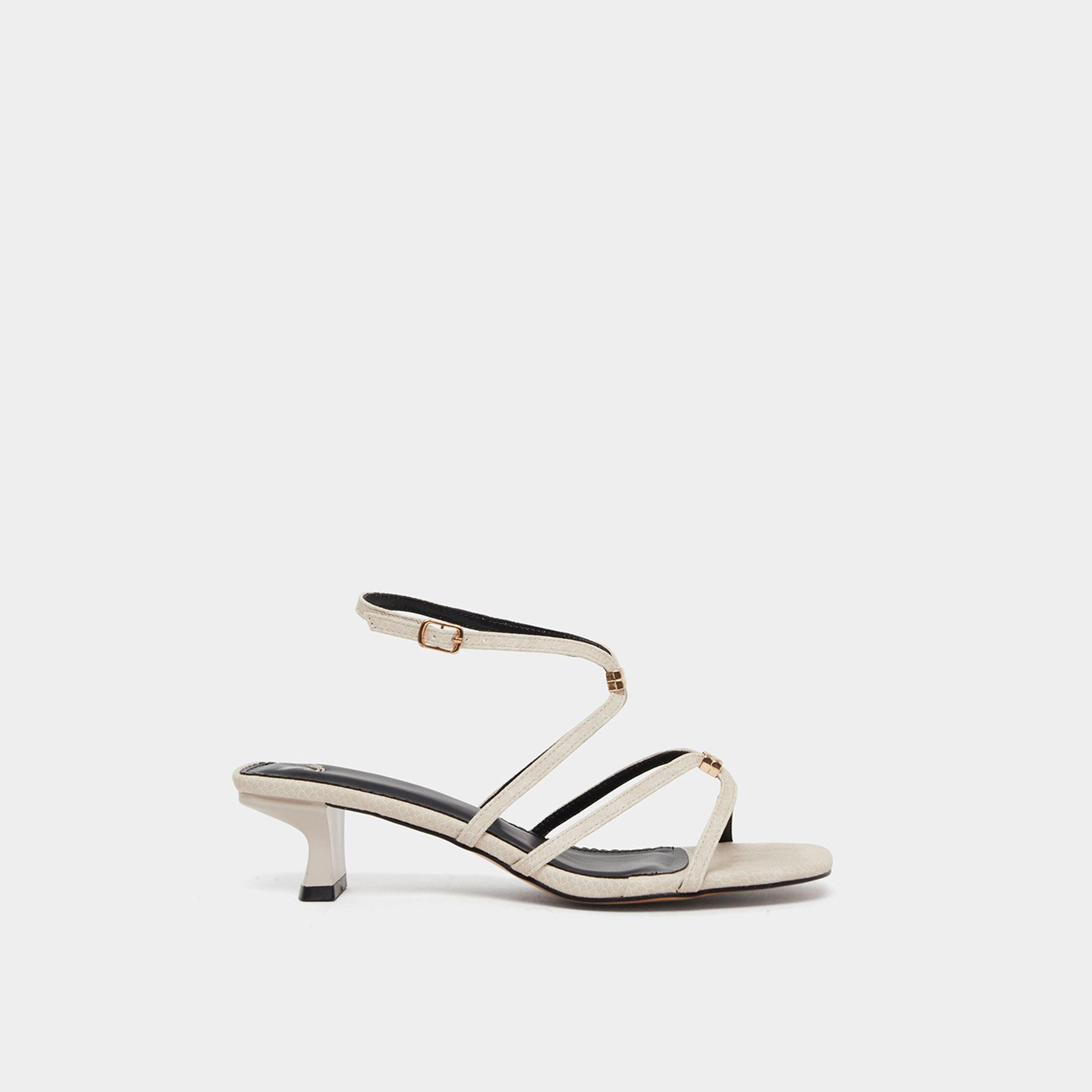 ستايلي - صندل بأشرطة مزين بلمسات معدنية لون كريمي-women-shoes-sandals-heeled-image-3