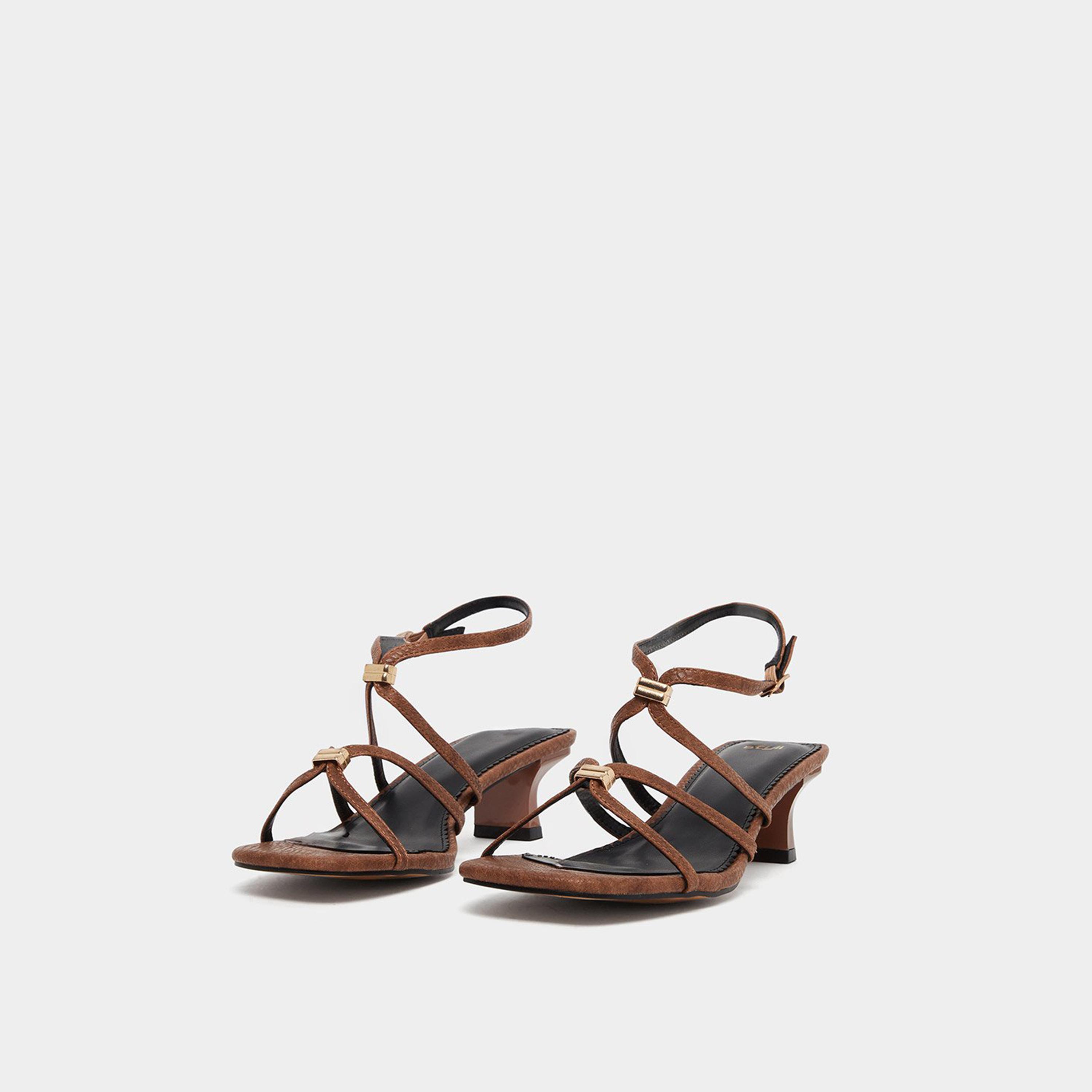 ستايلي - صندل بأشرطة مزين بلمسات معدنية لون بني-women-shoes-sandals-heeled-image-1