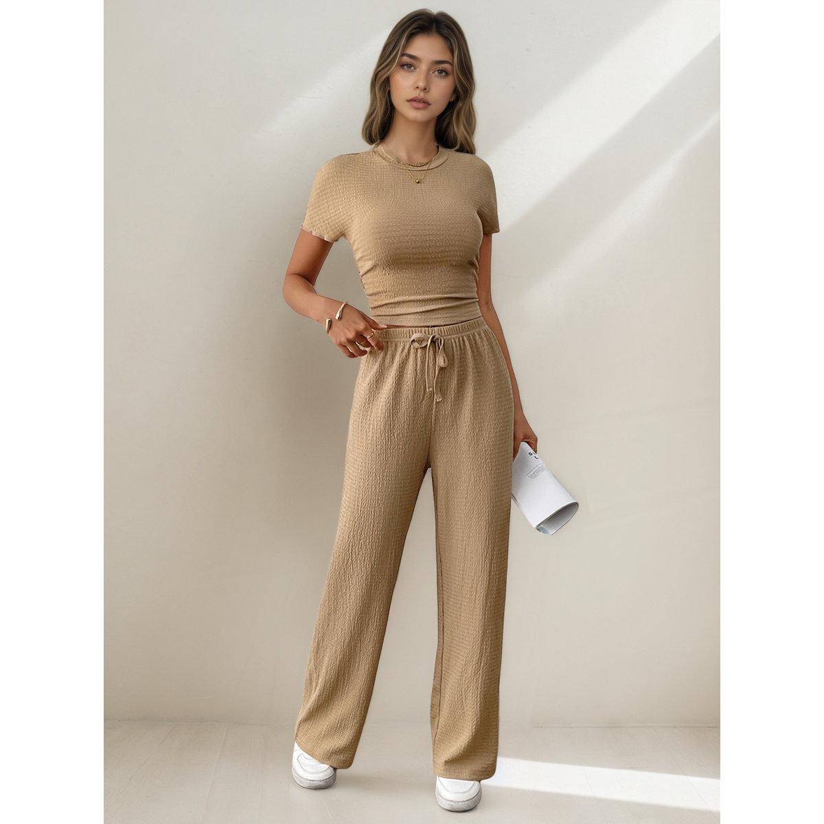 طقم منسق من بنطال وبلوزة بتفاصيل بارزة الملمس-women-clothing-coordsets-image-4