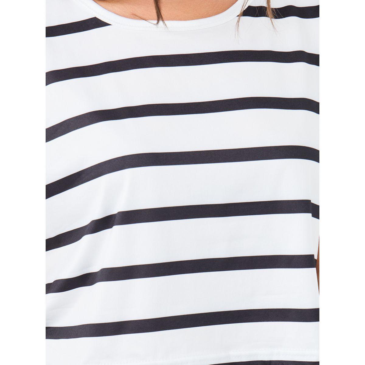 طقم منسق من شورت وتيشيرت مخطط-women-clothing-nightwear-pyjamas-shortsets-image-3